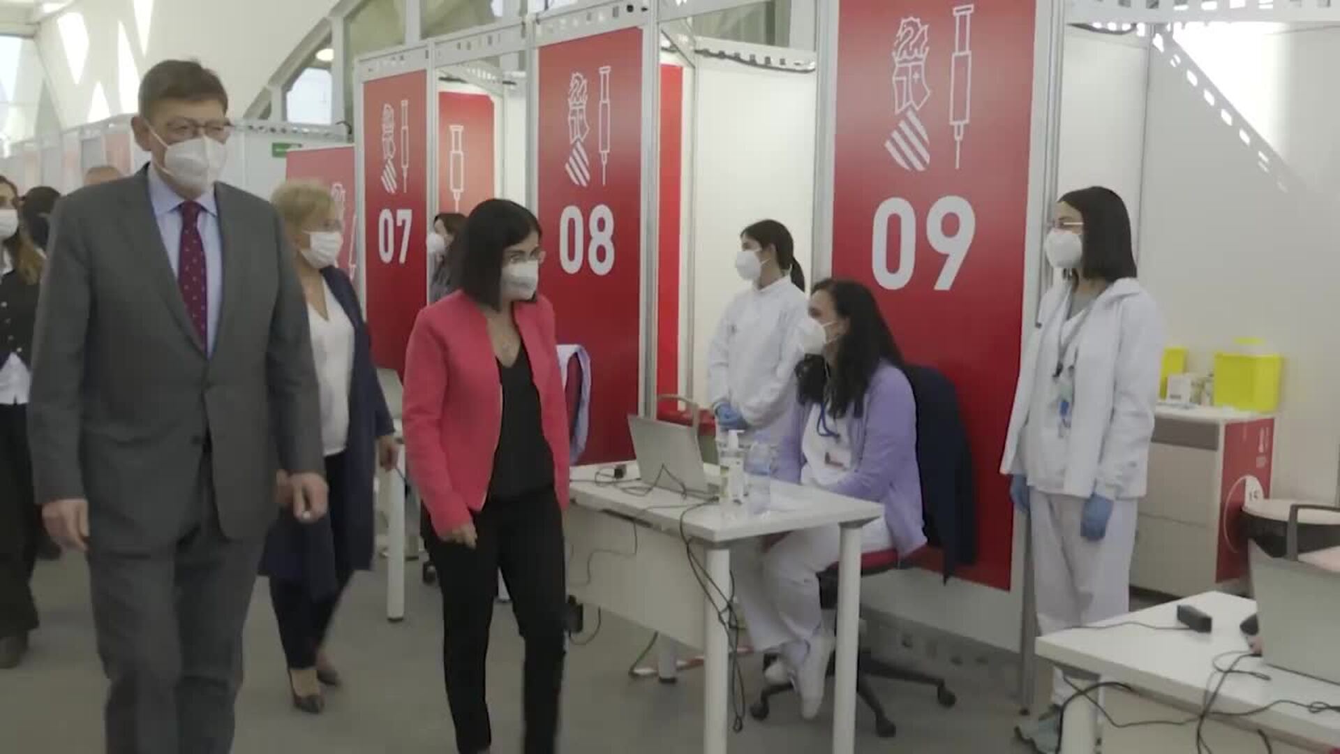 Sanidad y las CC.AA. acuerdan retirar las mascarillas en exteriores