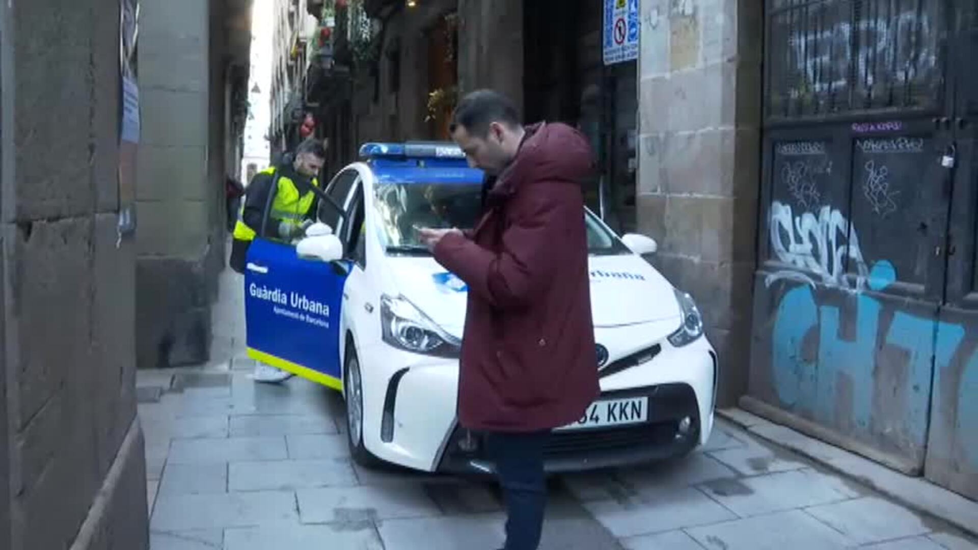 Doce detenidos en una redada contra los narcopisos en el Raval