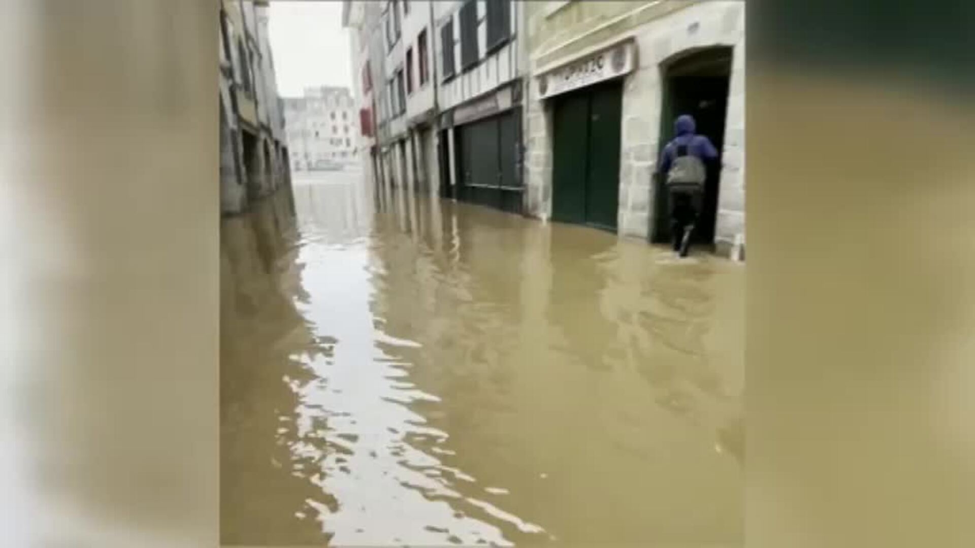Dos provincias del suroeste de Francia en alerta roja por inundaciones