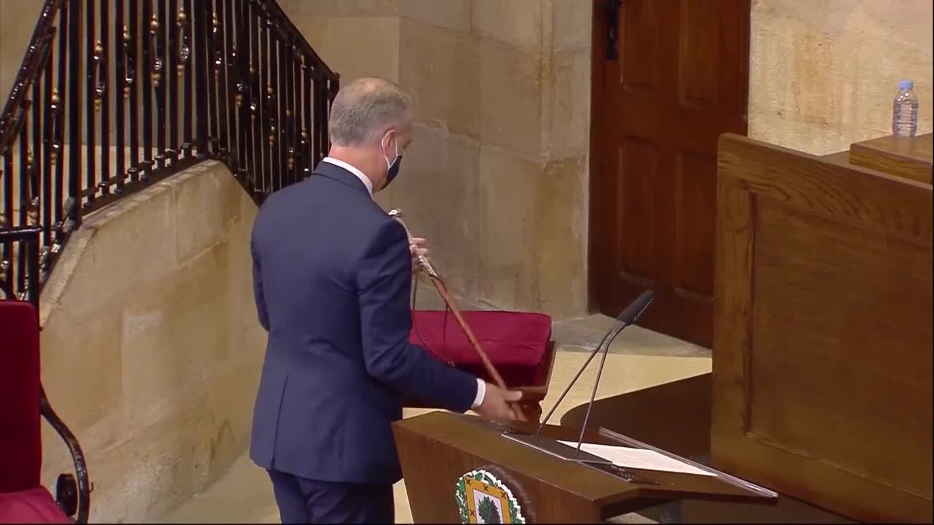 Urkullu toma posesión de su cargo como Lehendakari tras jurar ante el Árbol de Gernika