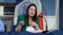 Nueva York se prepara para prohibir los teléfonos en la jornada escolar