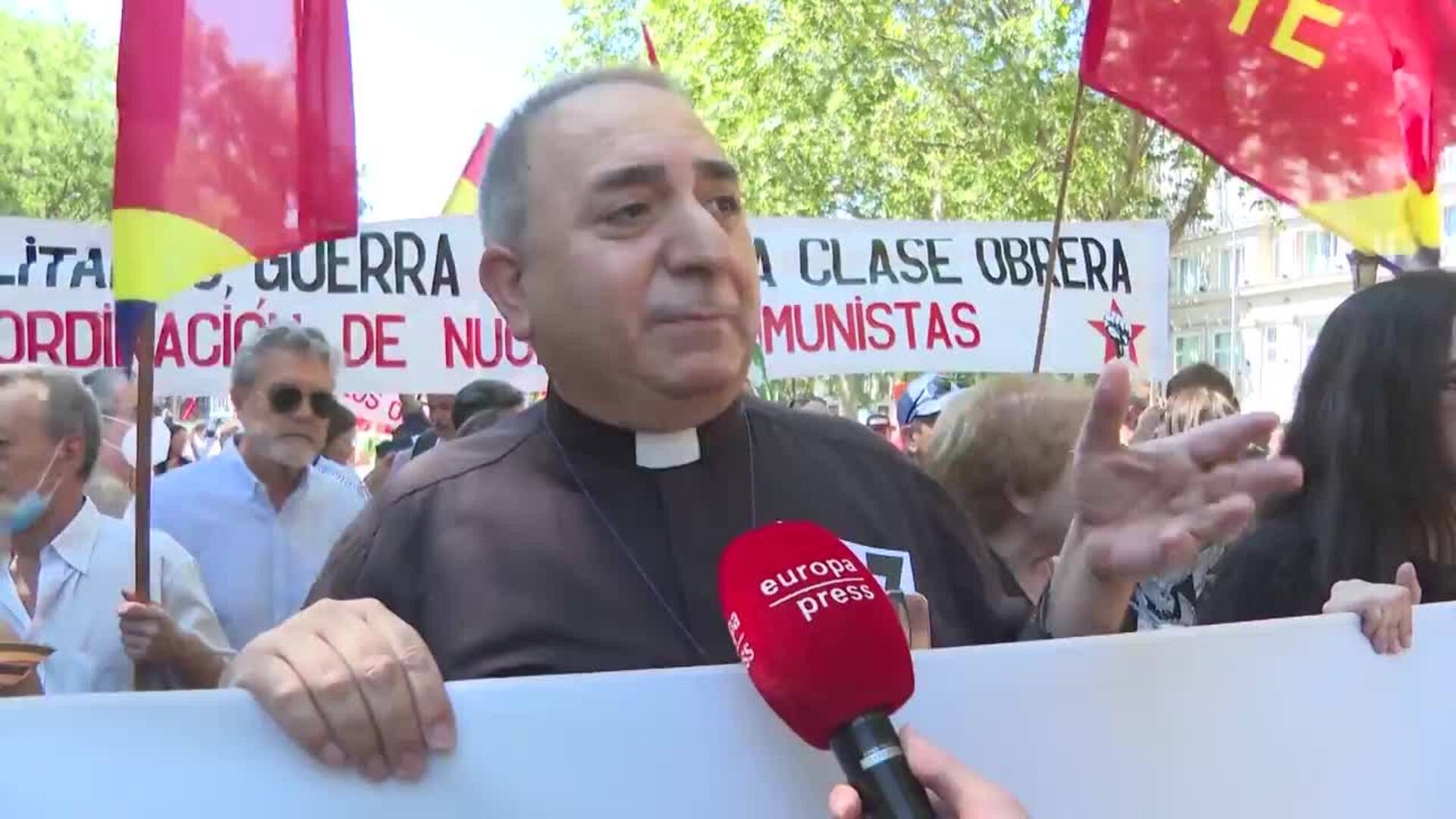 Miles de manifestantes se concentran para mostrar su rechazo a la Cumbre de la OTAN