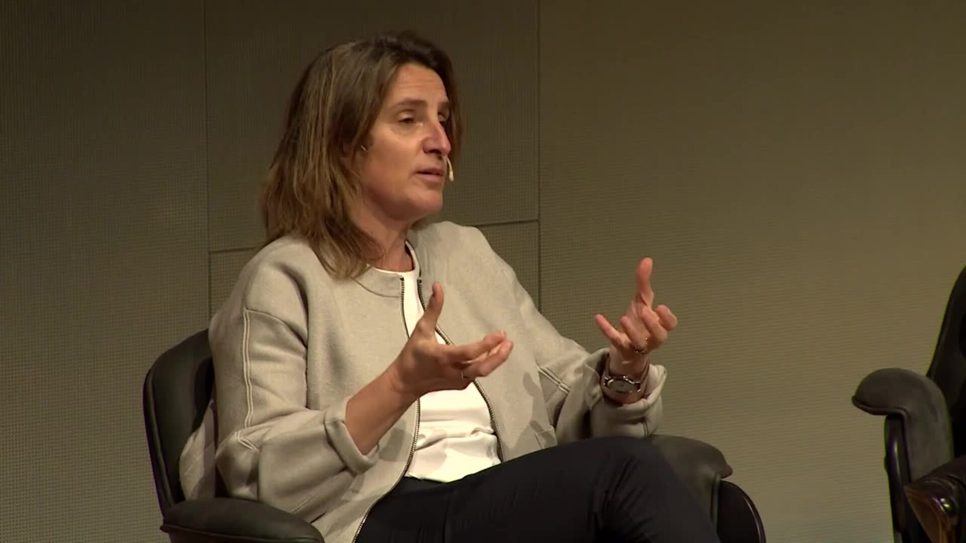 Teresa Ribera es &quot;optimista&quot; ante la posibilidad de fijar un tope del gas en 30 euros el Mwh