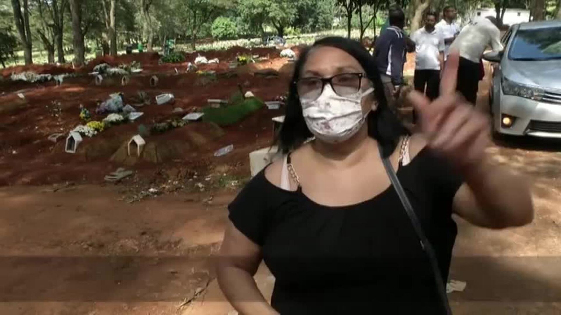 El mayor cementerio de Brasil se prepara para acoger cientos de cadáveres