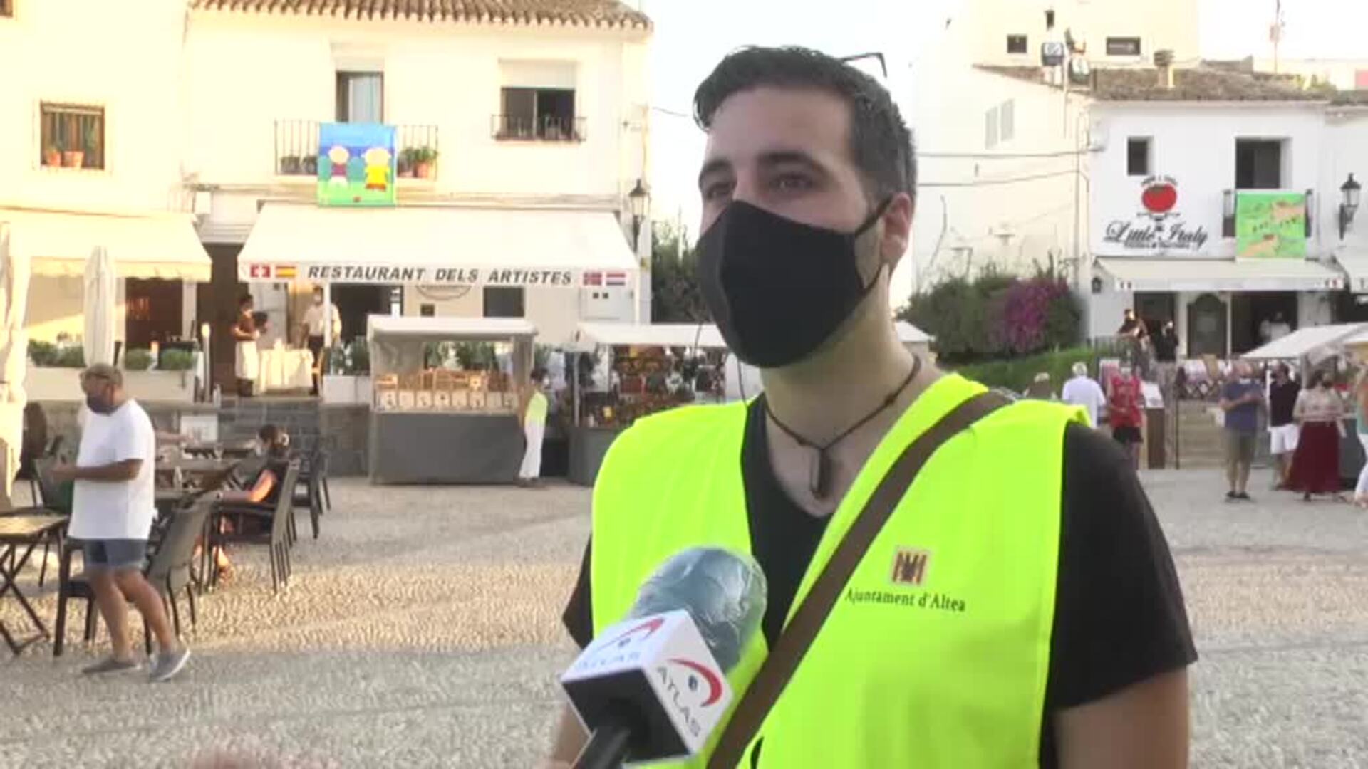 Patrullando contra el coronavirus, por la distancia y por el uso de las mascarillas