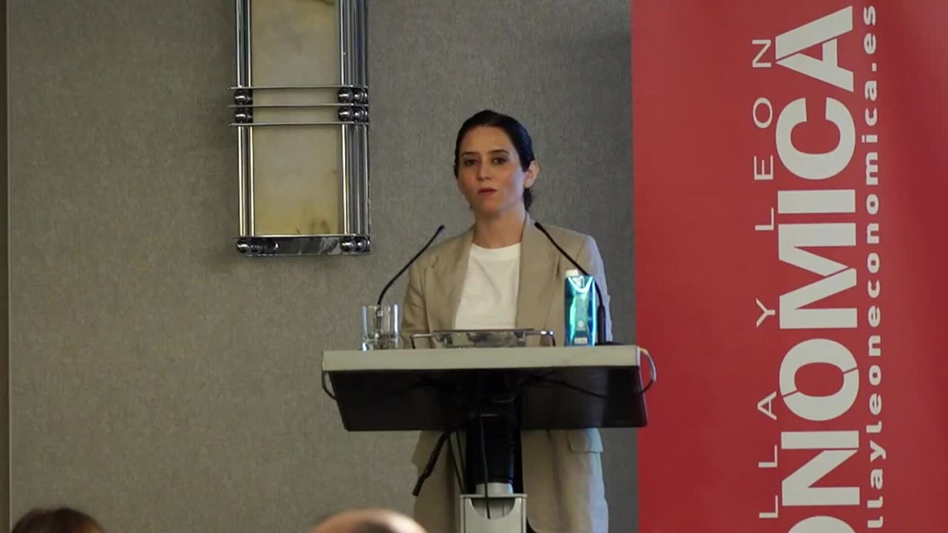 Ayuso advierte de que seguirá gestionando frente a &quot;medidas autoritarias&quot;