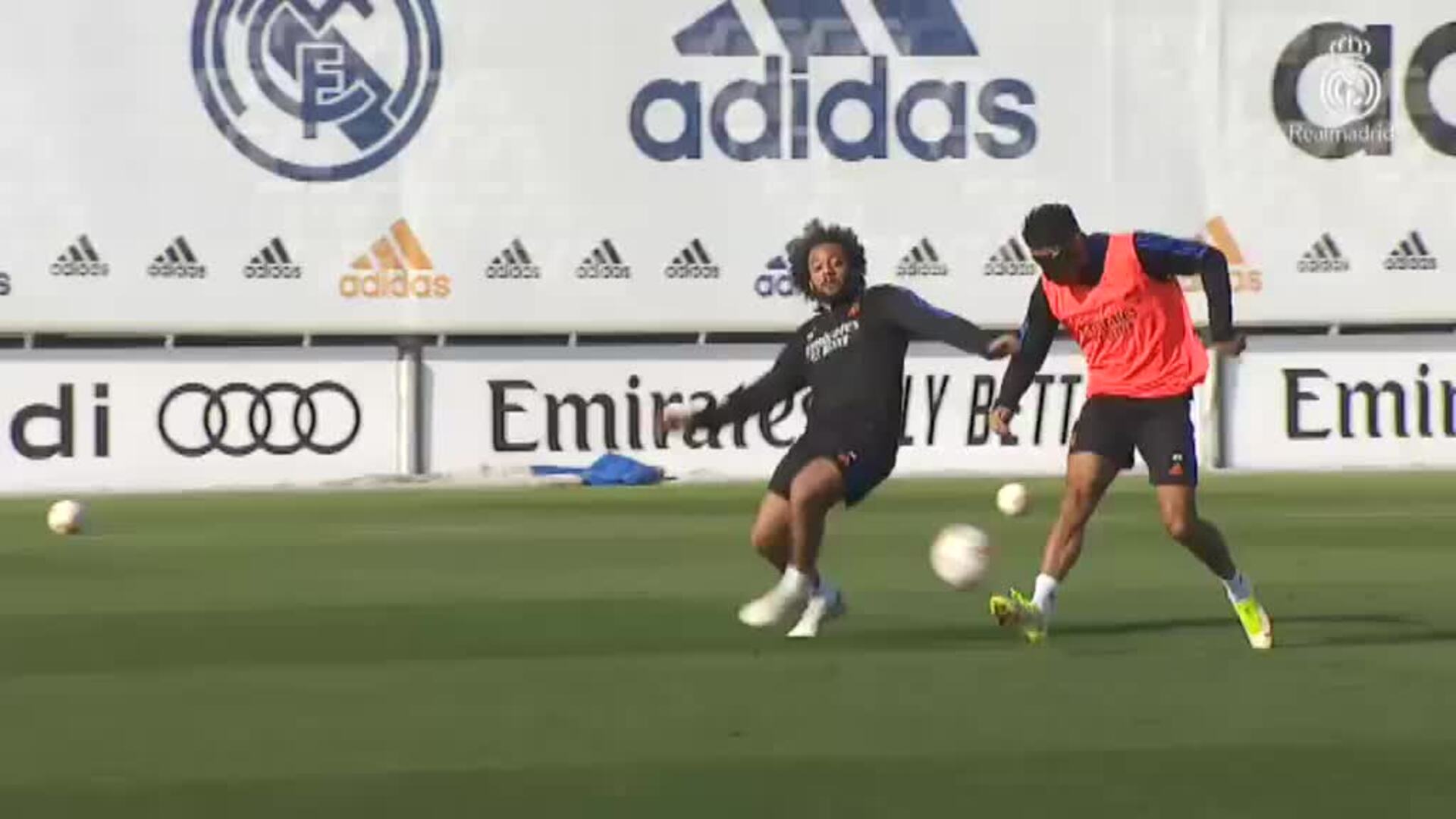 El Real Madrid prepara el partido contra el Granada con el regreso de los brasileños