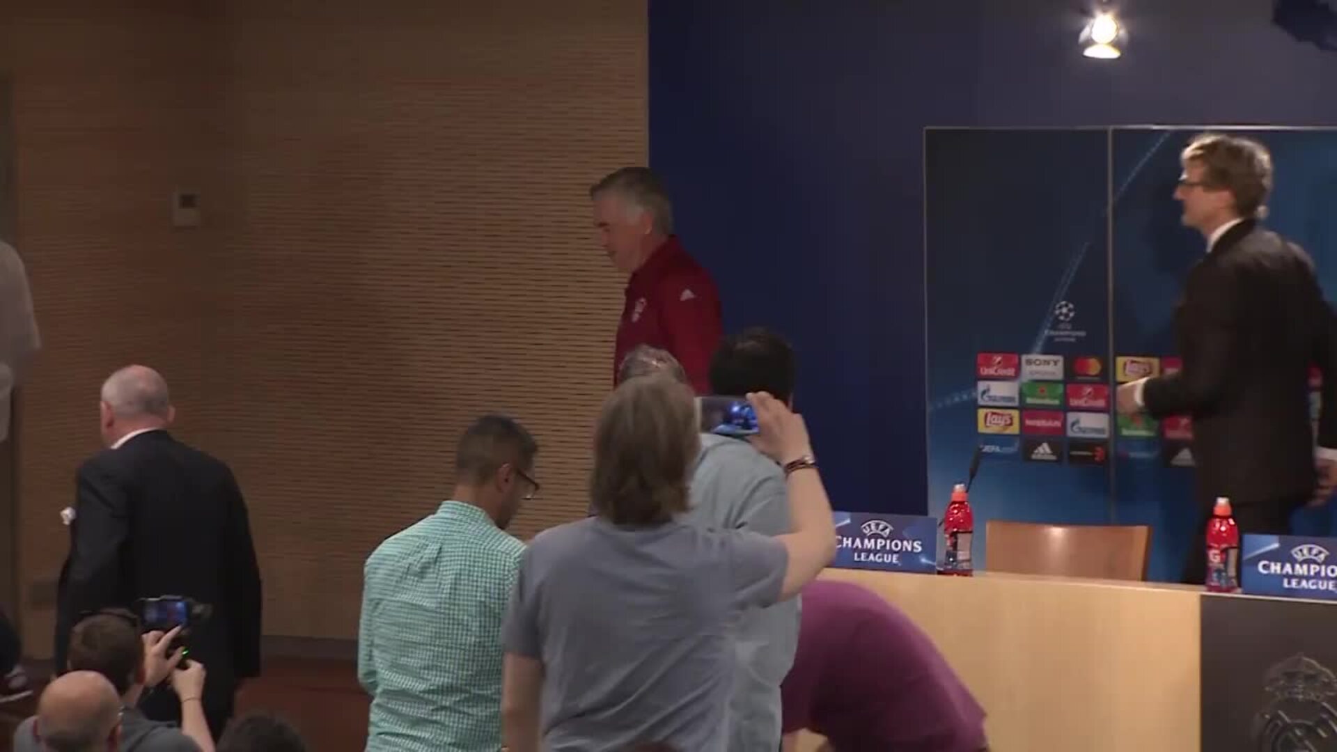 Carlo Ancelotti regresa al Real Madrid para las próximas tres temporadas