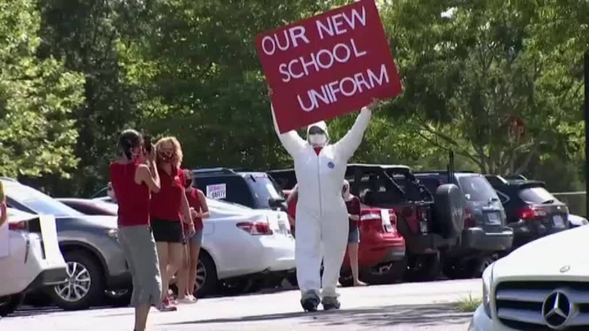 California cierra los negocios que no sean al aire libre
