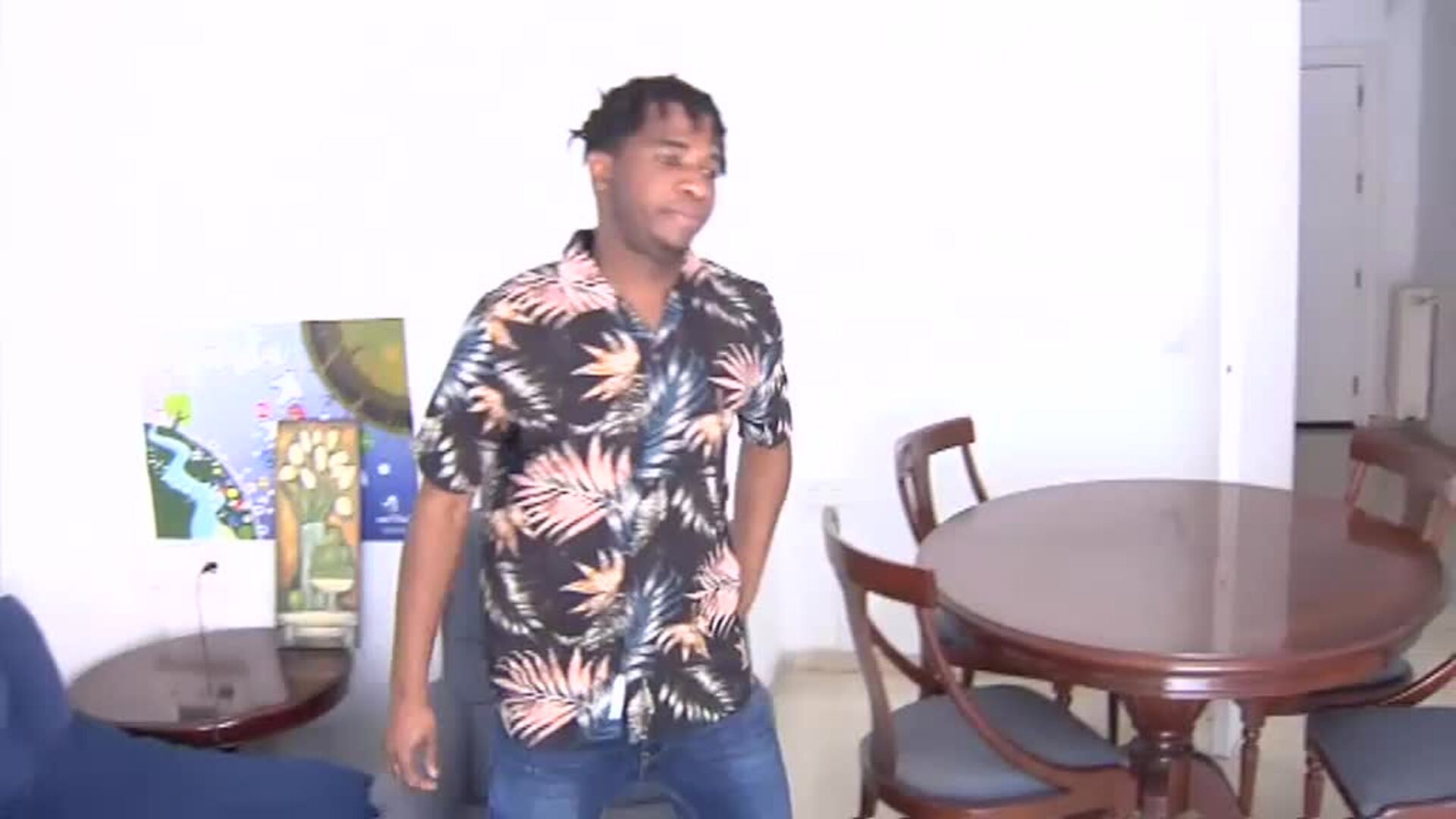 Estudiar y trabajar, el futuro soñado por los menas