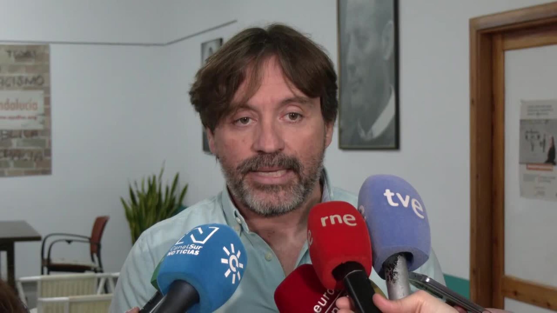 Apdha denuncia un incremento del 57% en personas sin hogar en Andalucía en dos años.