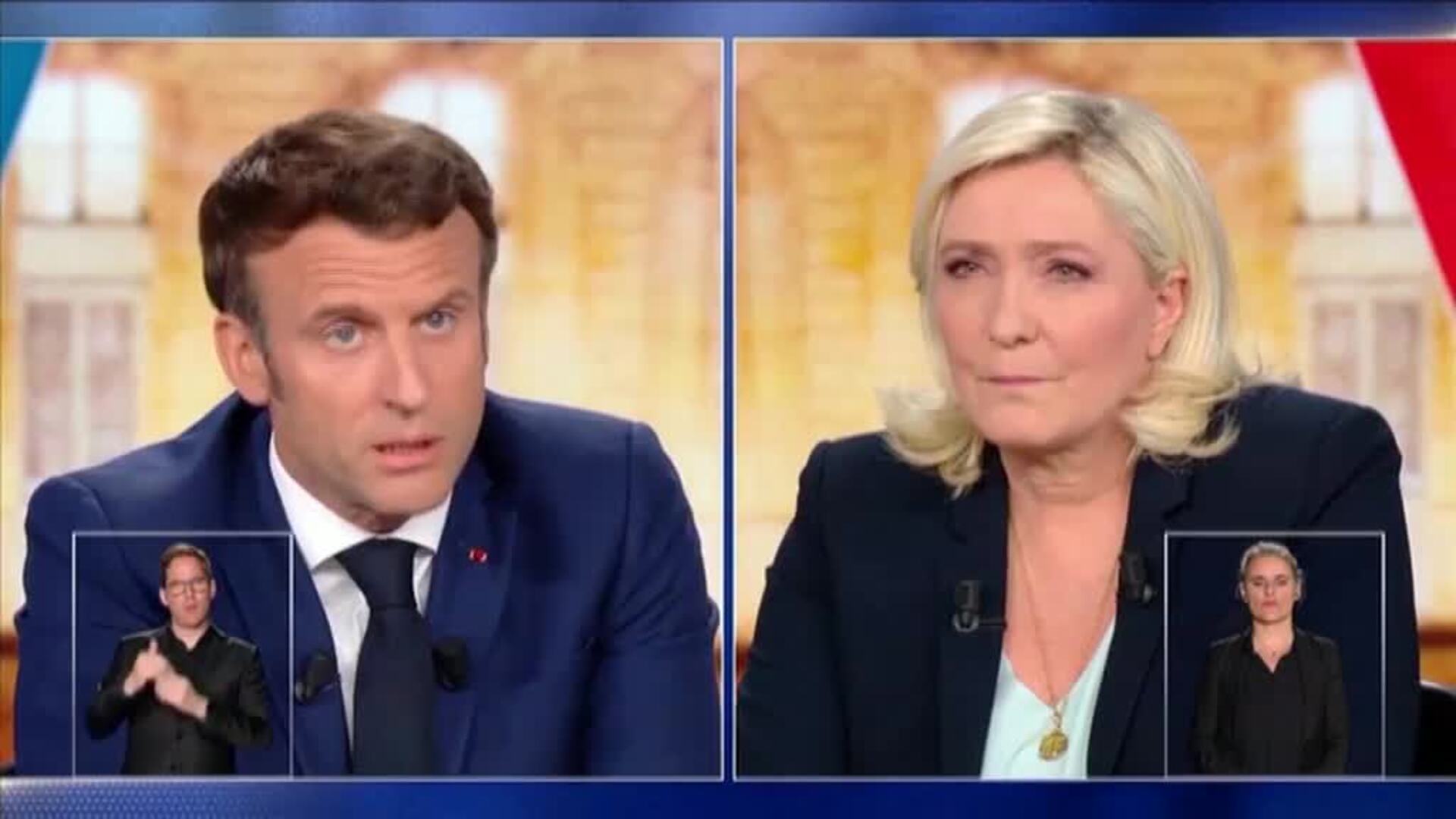 Macron sorprende boxeando en Saint-Denis