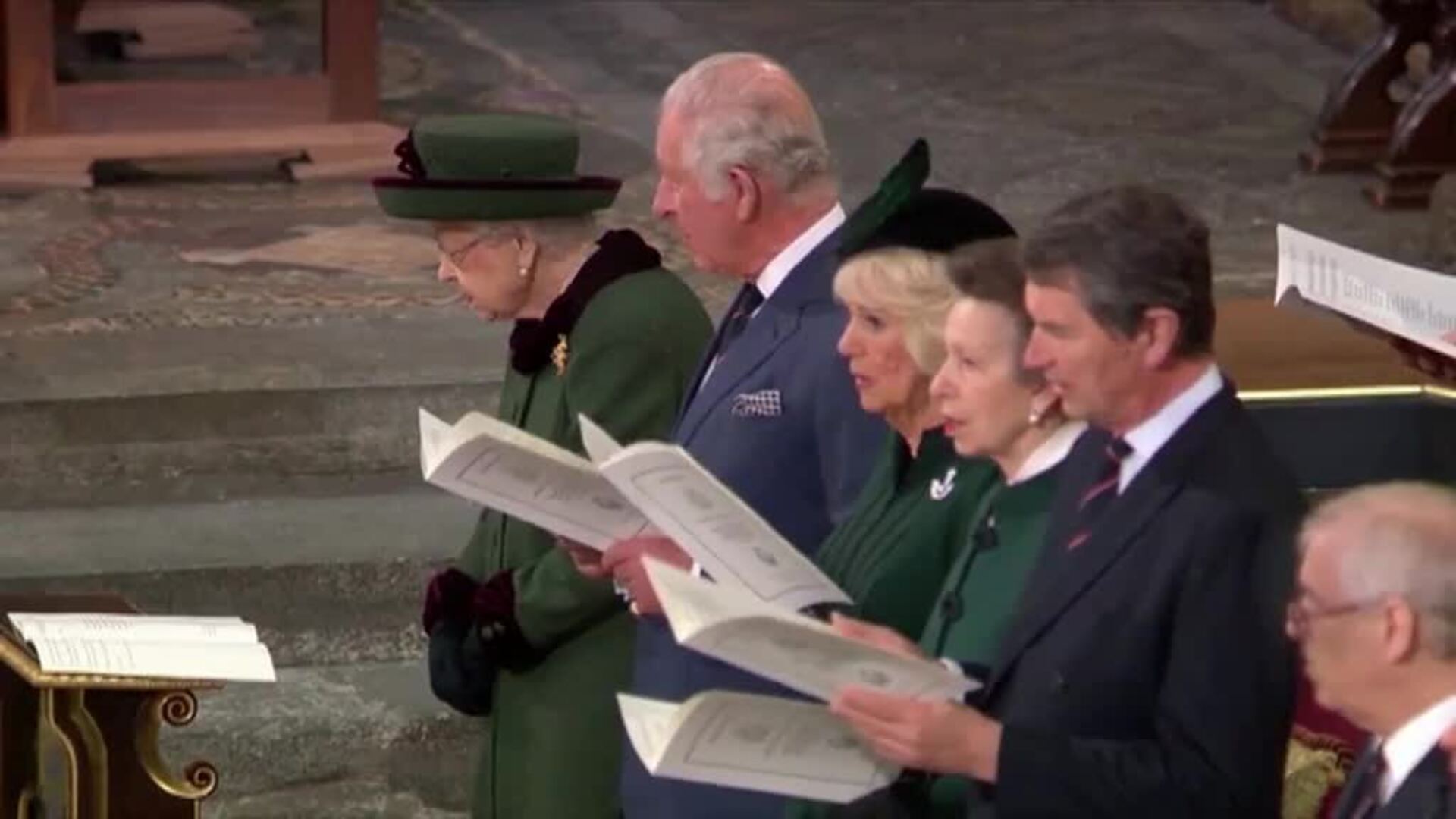 Los Reyes acuden en Londres a la misa en recuerdo del duque de Edimburgo