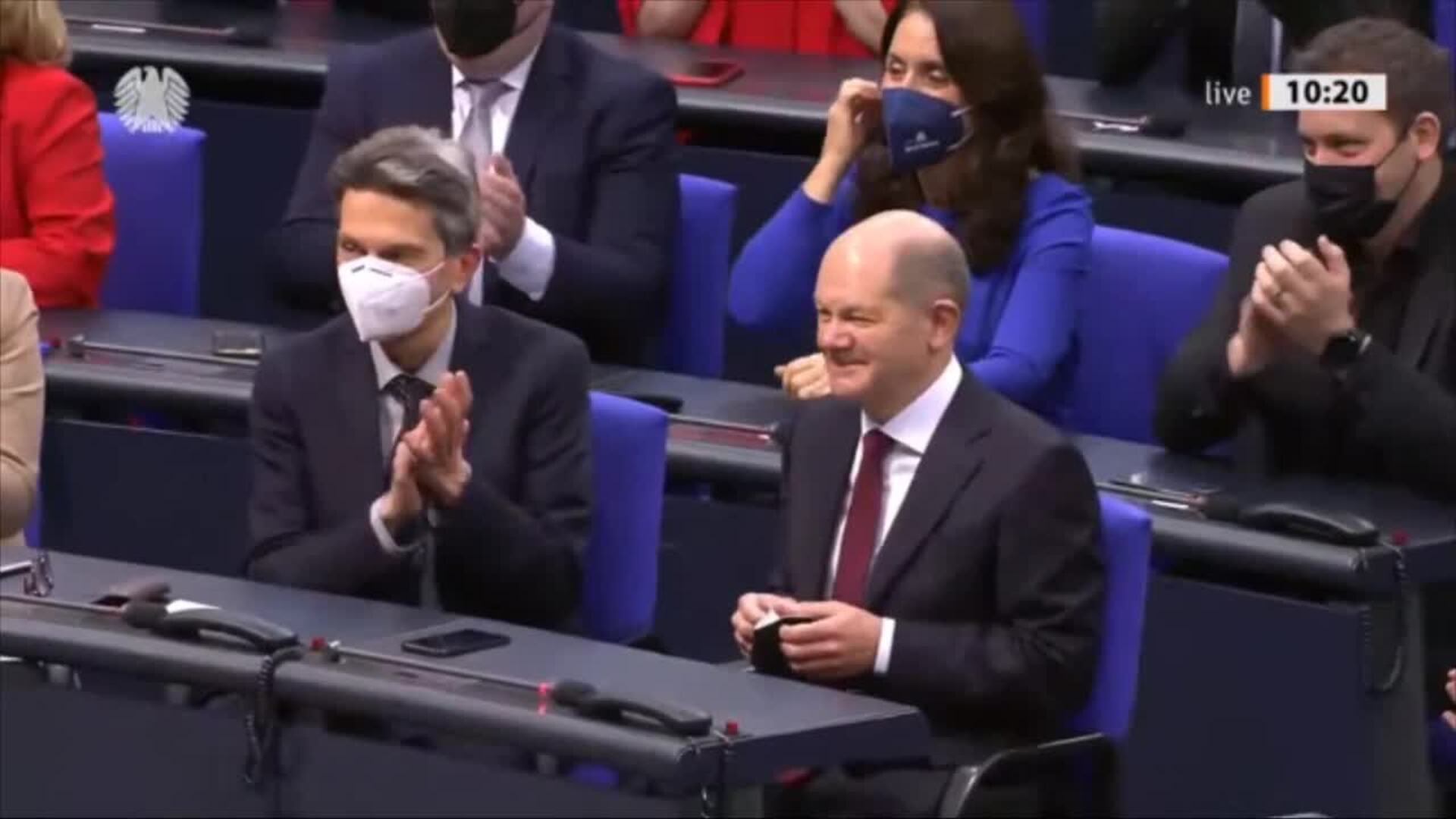 El Bundestag elige a Scholz como canciller