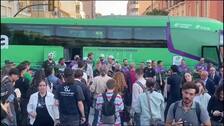 El Unicaja festeja su campeonato europeo con ofrenda en La Victoria
