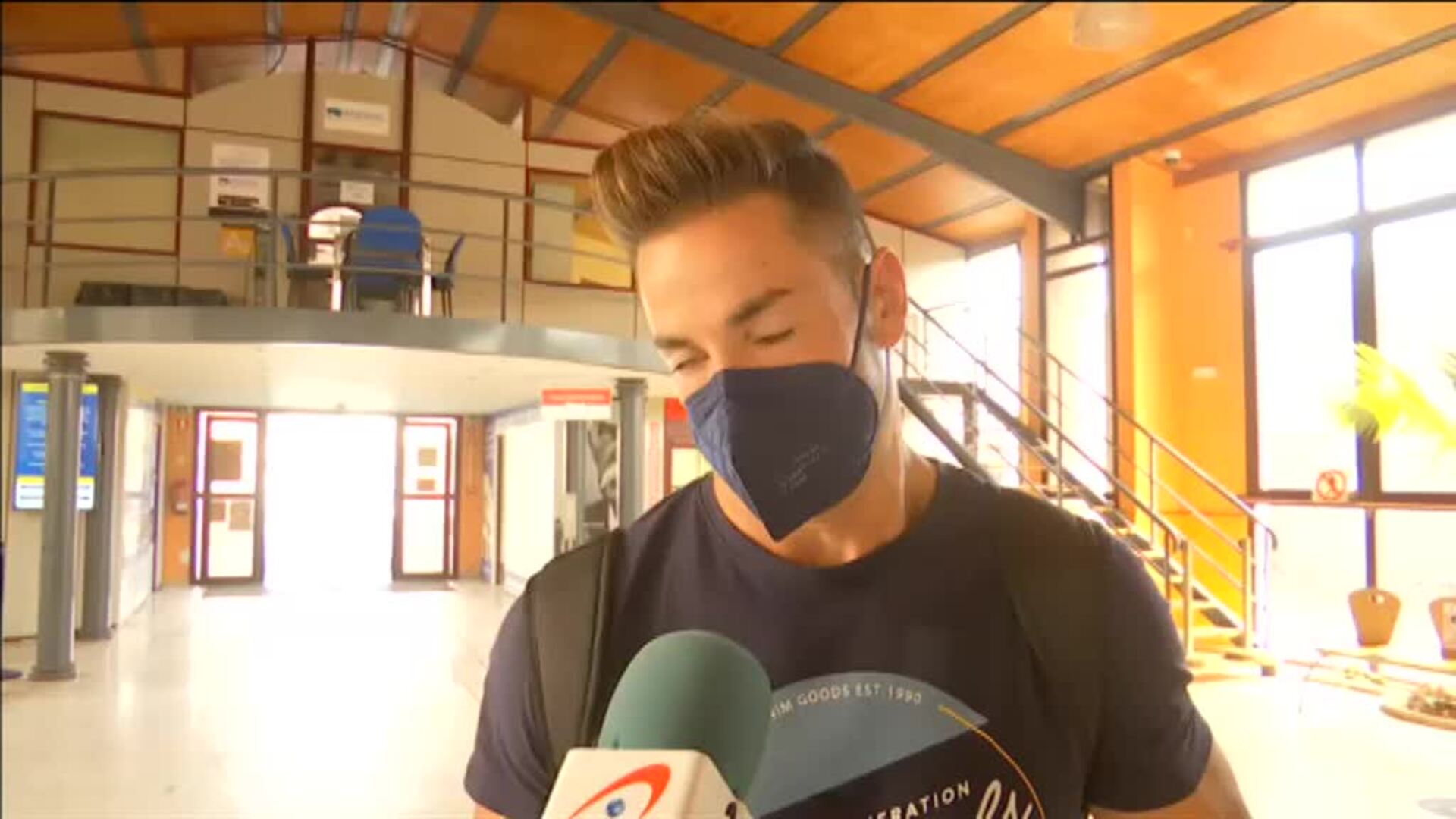 Las cenizas obligan al cierre del aeropuerto de La Palma