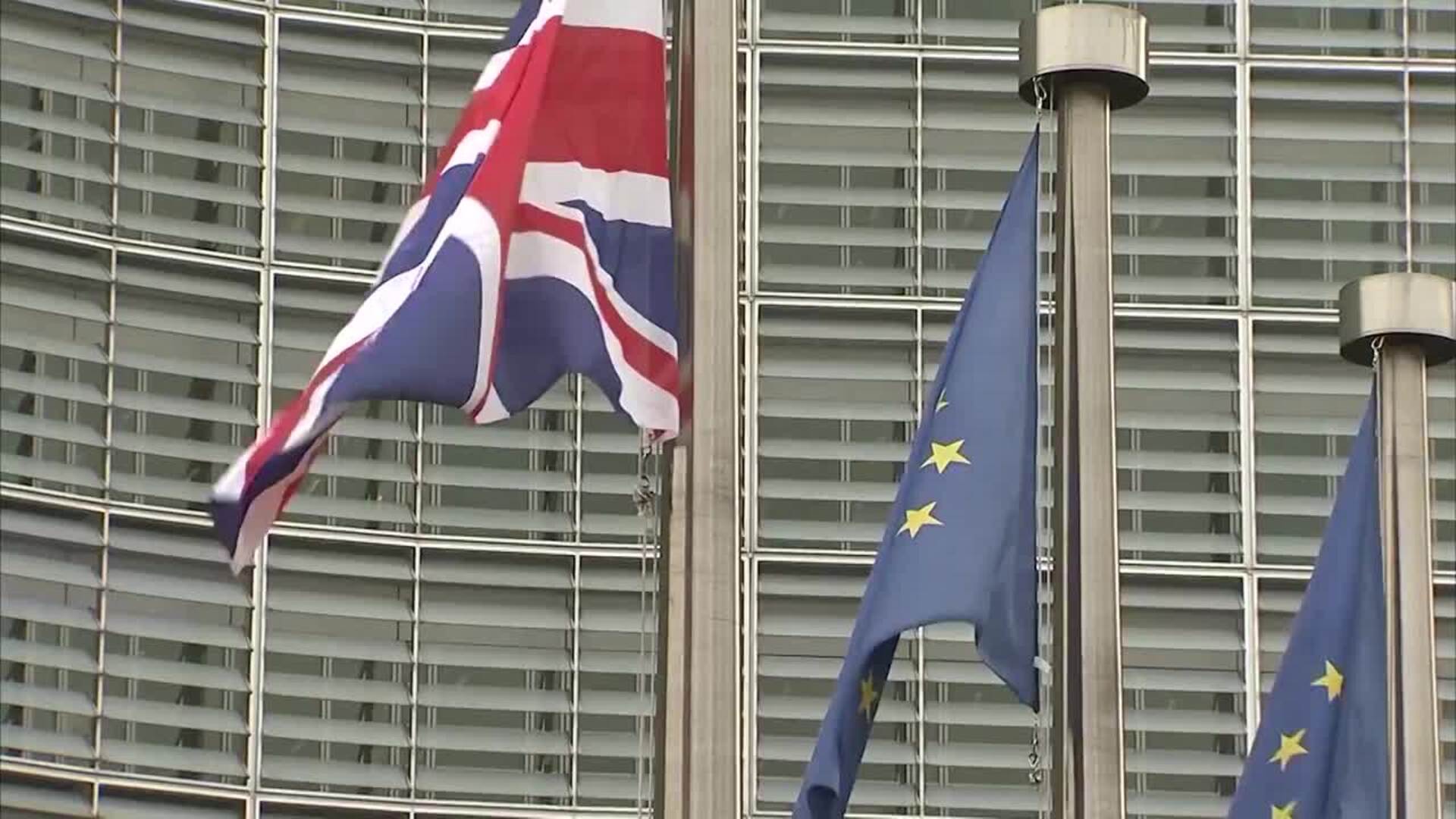 Reino Unido aprueba mantener cláusulas que podrían violar acuerdo con la UE tras Brexit