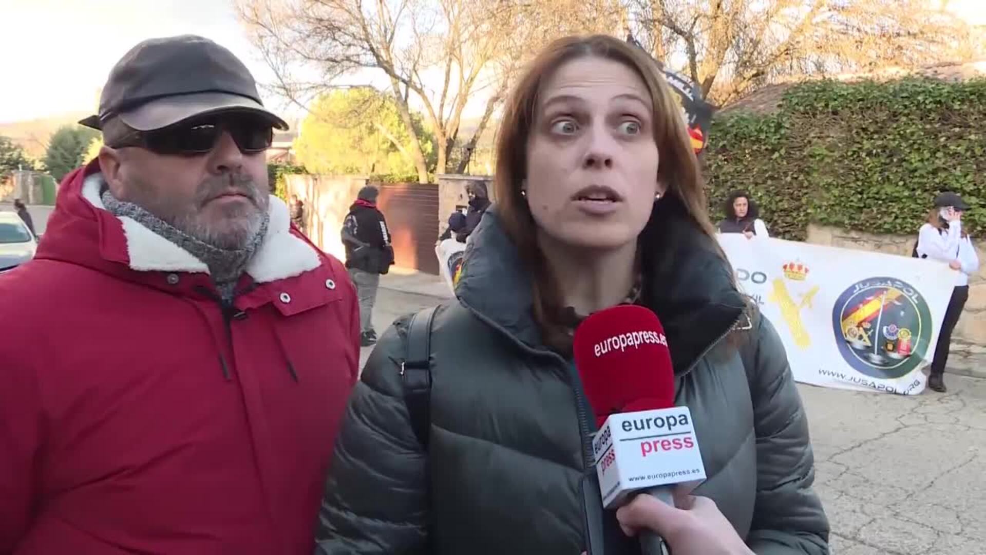 Miembros de Jusapol protestan ante el chalé de Iglesias y Montero