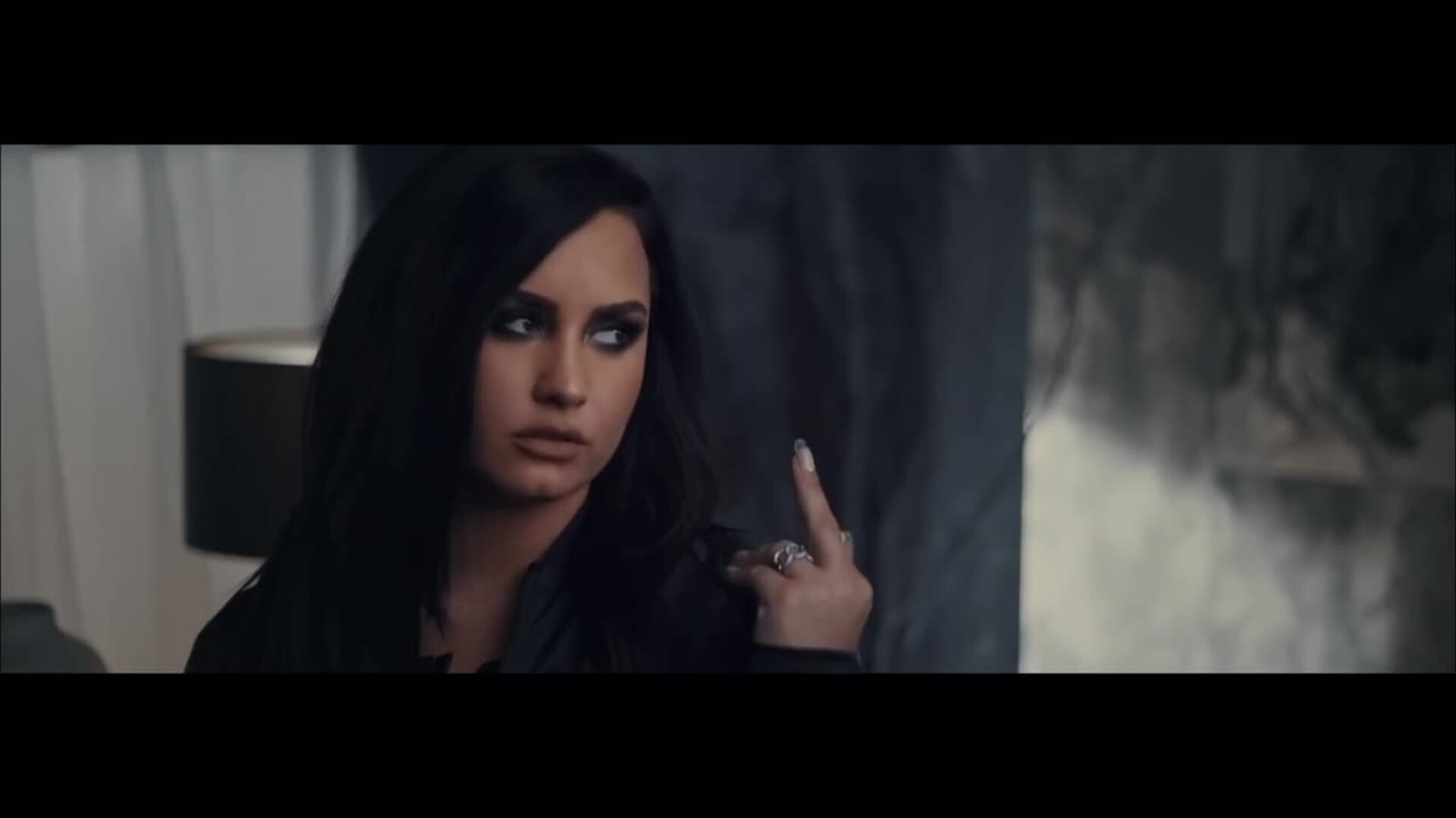 Demi Lovato habla de su sobredosis y su bulimia en su nuevo tema