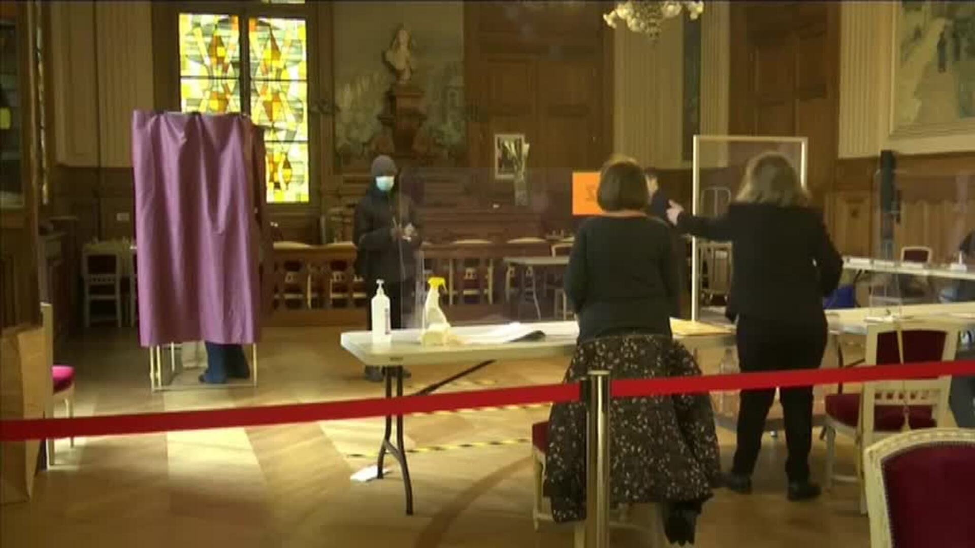 La ultraderecha francesa amenaza con hacerse con la Provenza en las elecciones regionales