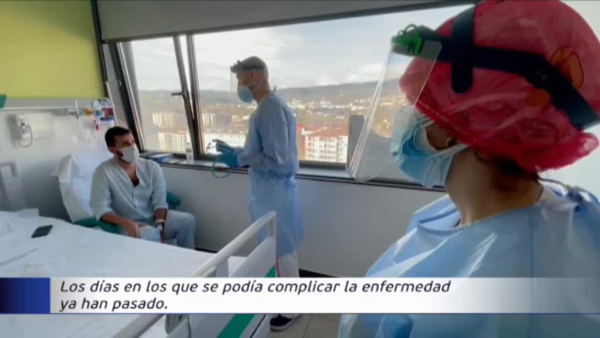 &quot;Nadie se salva de ingresar o empeorar por Covid&quot;. Entramos en la planta Covid del Hospital de Ourense