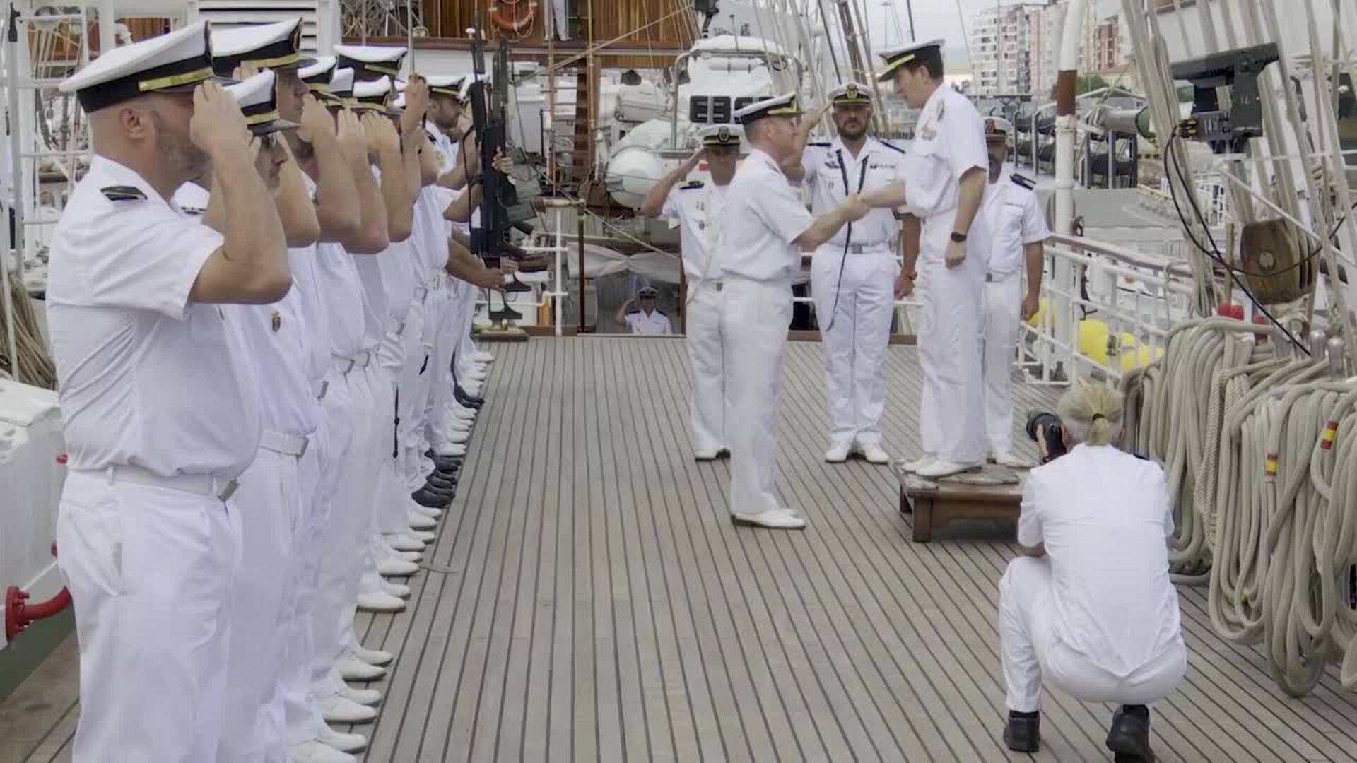 Antonio Martorell Lacave, a las puertas del Cuartel General de la Flota en la base de Rota (Cádiz)