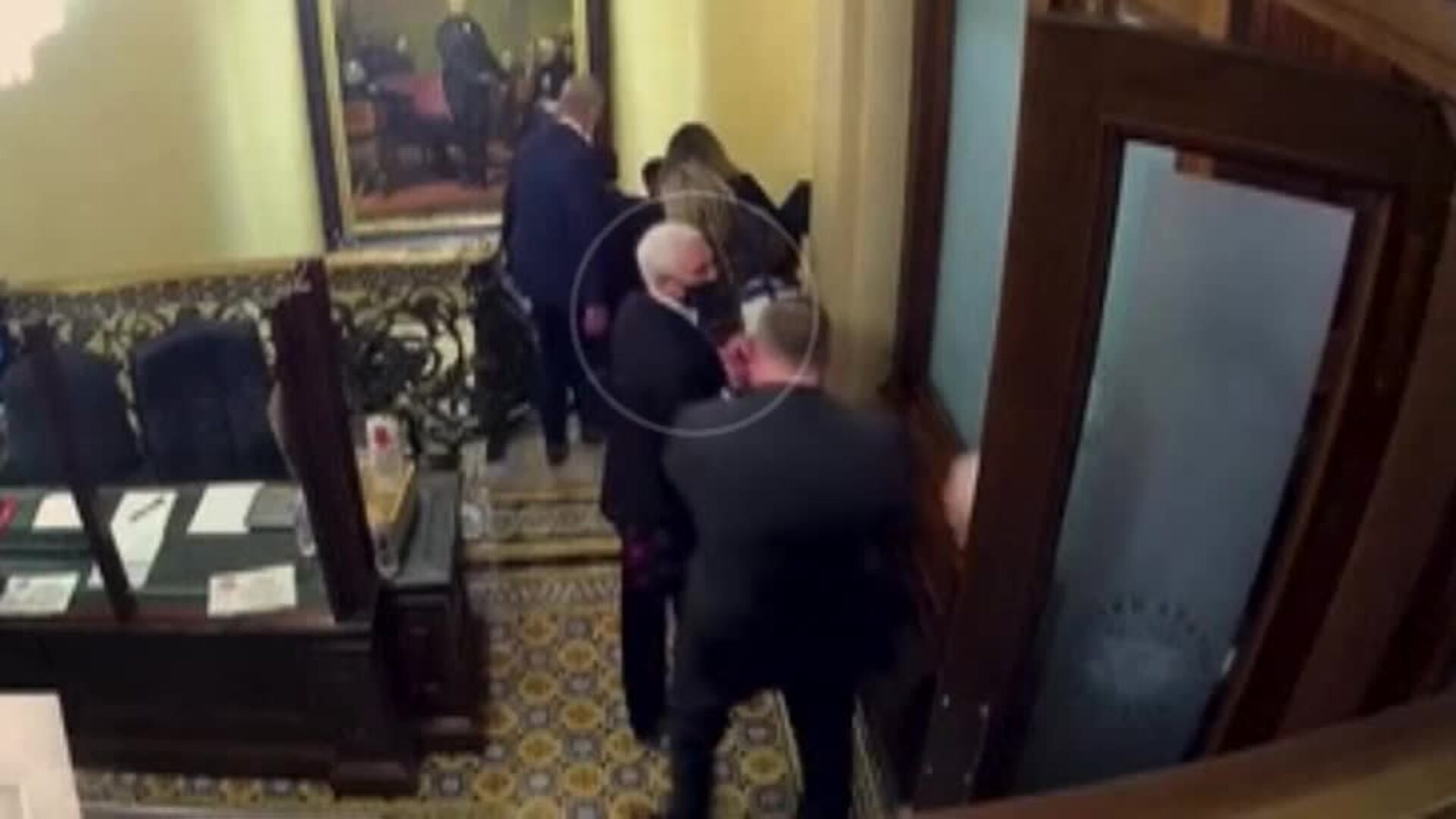 Salen a la luz nuevas imágenes del asalto al Capitolio