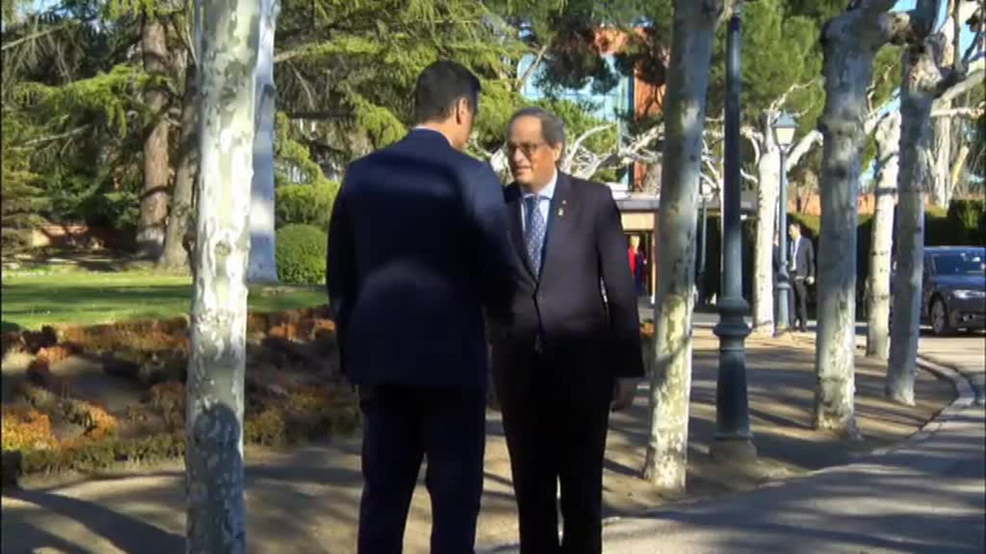 Cinematográfica puesta en escena de la primera mesa de diálogo para Cataluña