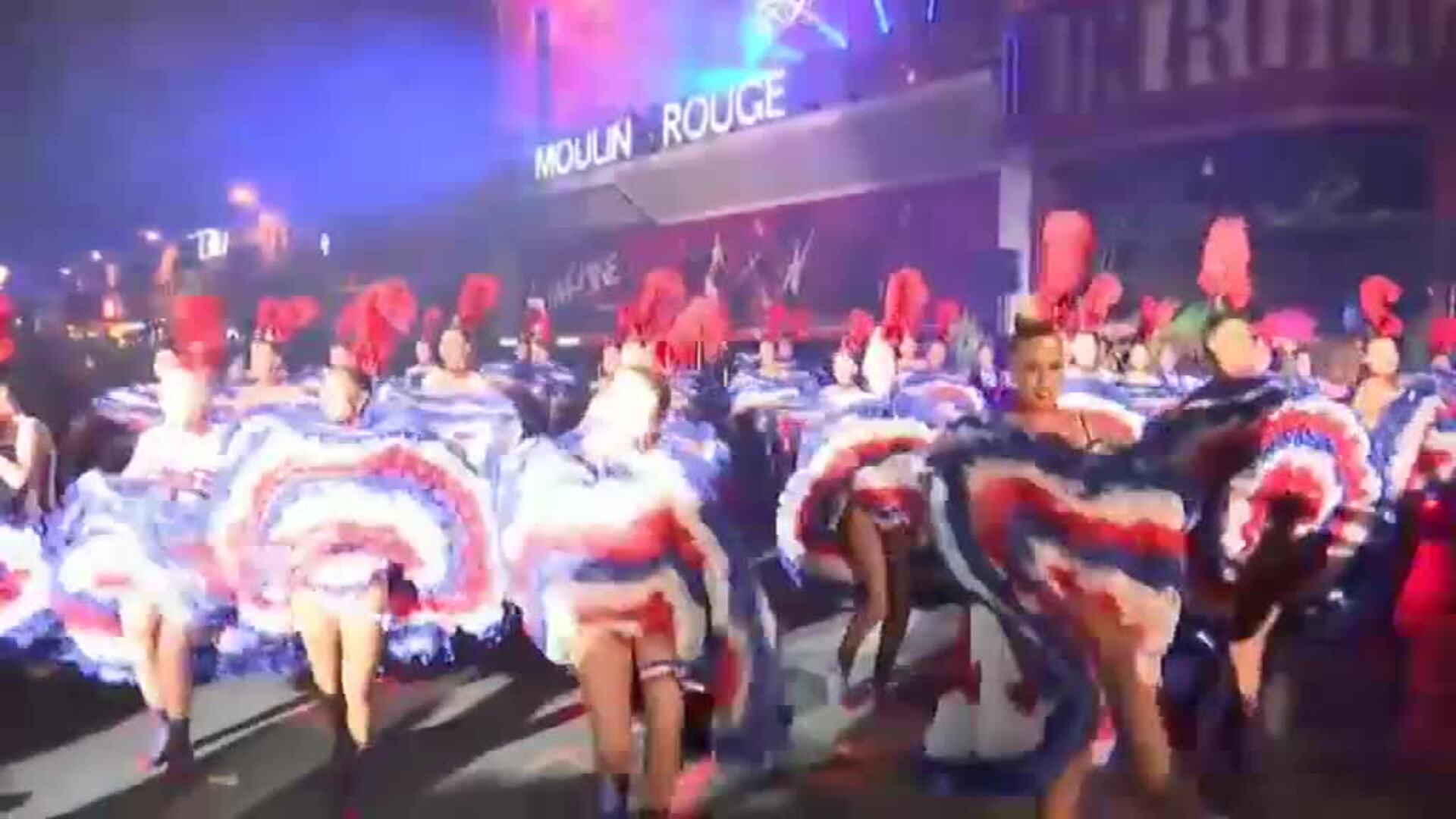 El Moulin Rouge cumple 130 años y lo celebra por todo lo alto