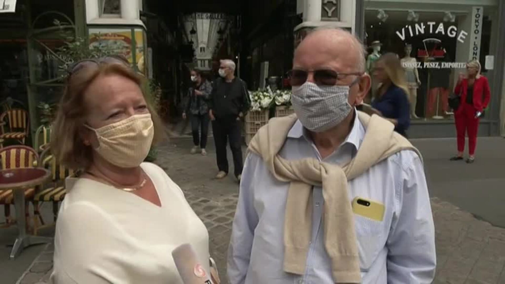 París impone la mascarilla obligatoria para frenar la propagación del virus