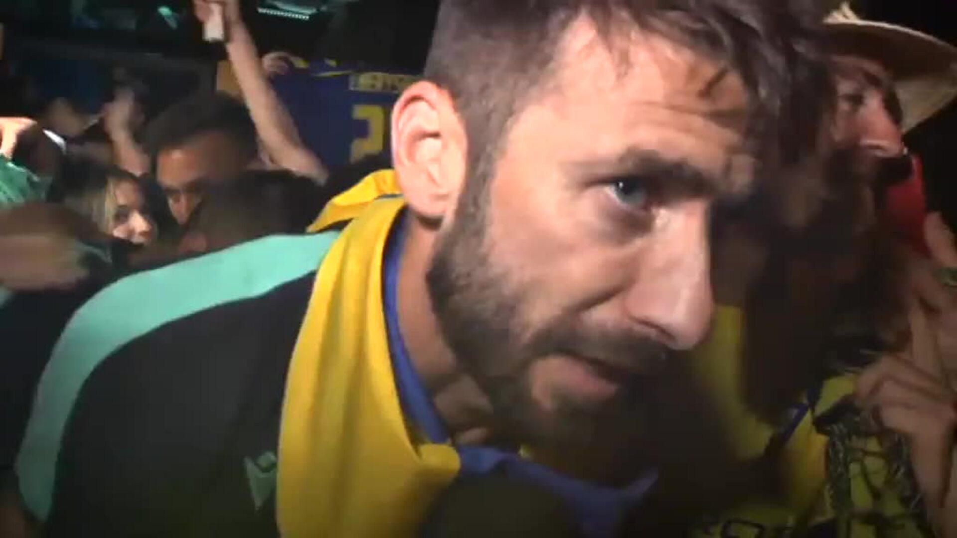 El Cádiz celebra la permanencia con su afición