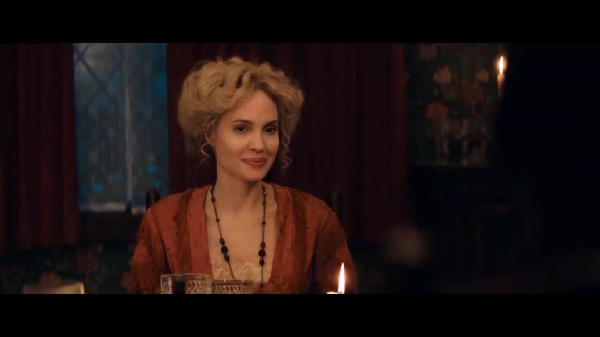 Angelina Jolie sorprende con su cambio de look en &#039;Érase una vez...&#039;