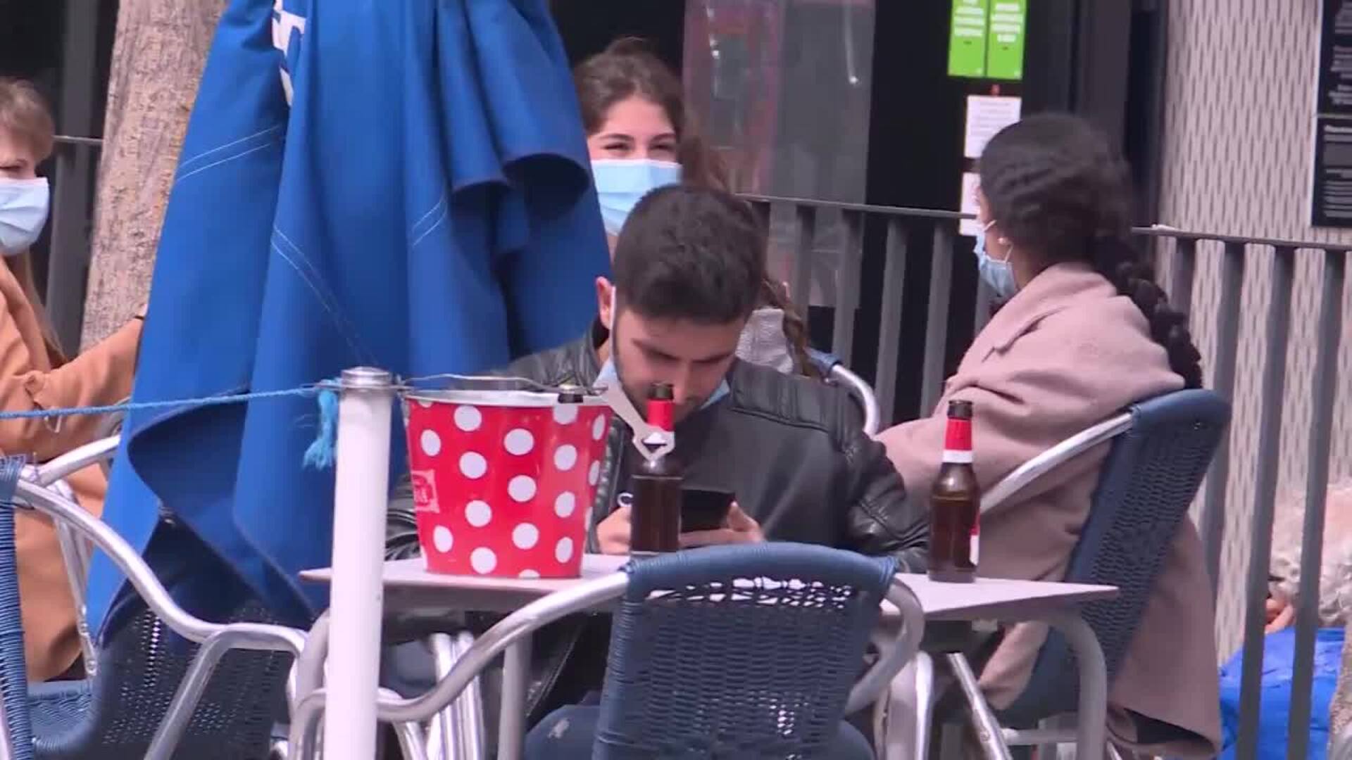 Madrileños en las terrazas durante Semana Santa