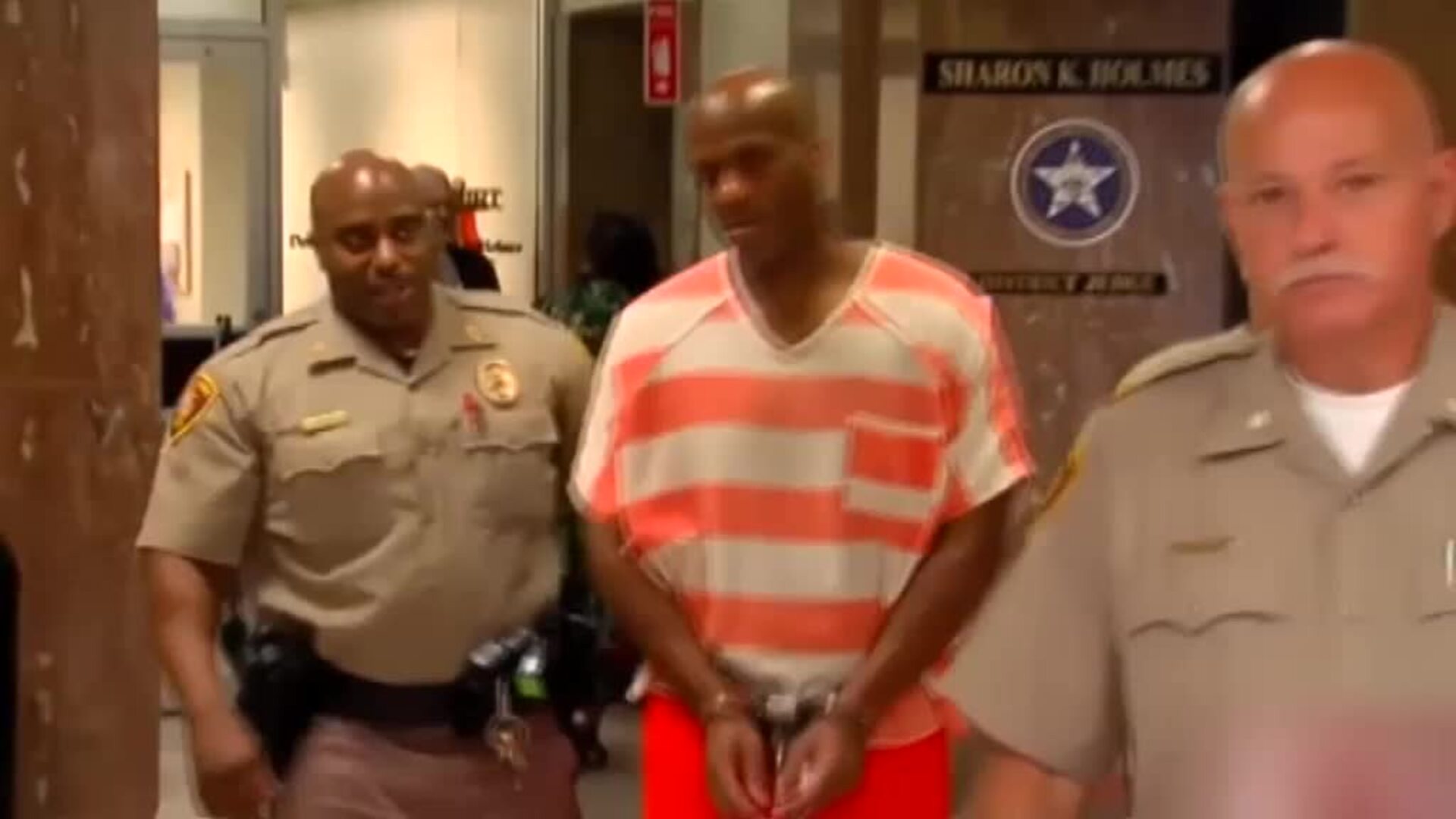 Un hombre ha quedado libre después de 28 años preso por un delito que no cometió