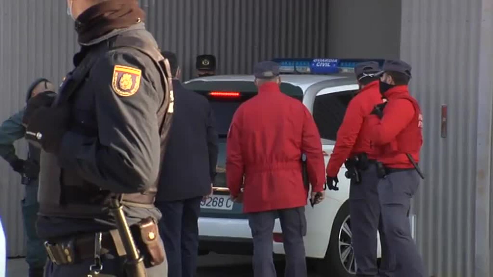 Gritos de &quot;asesino&quot; en Tudela a la llegada a los juzgados del acusado de matar a Sara Pina