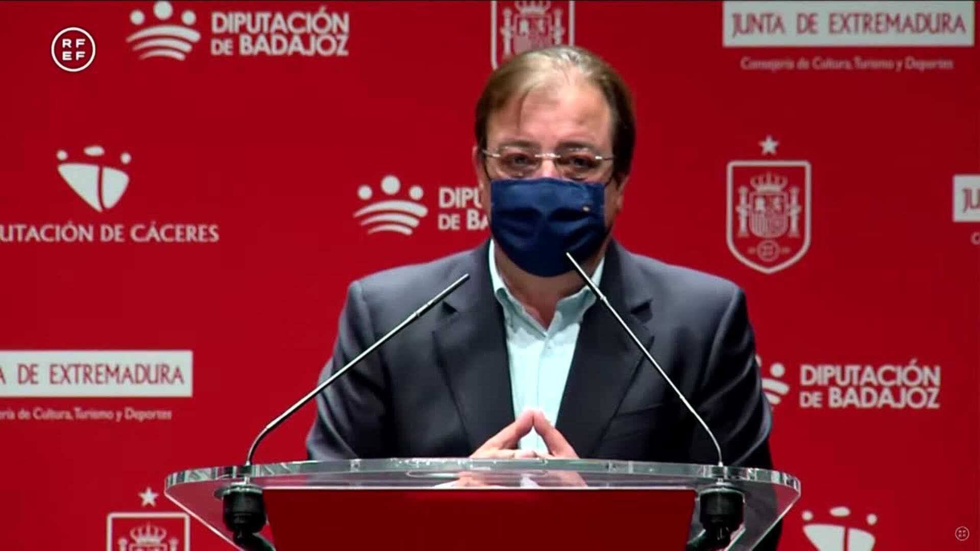 Fernández Vara defiende los &quot;actos multitudinarios&quot; frente a la Covid-19