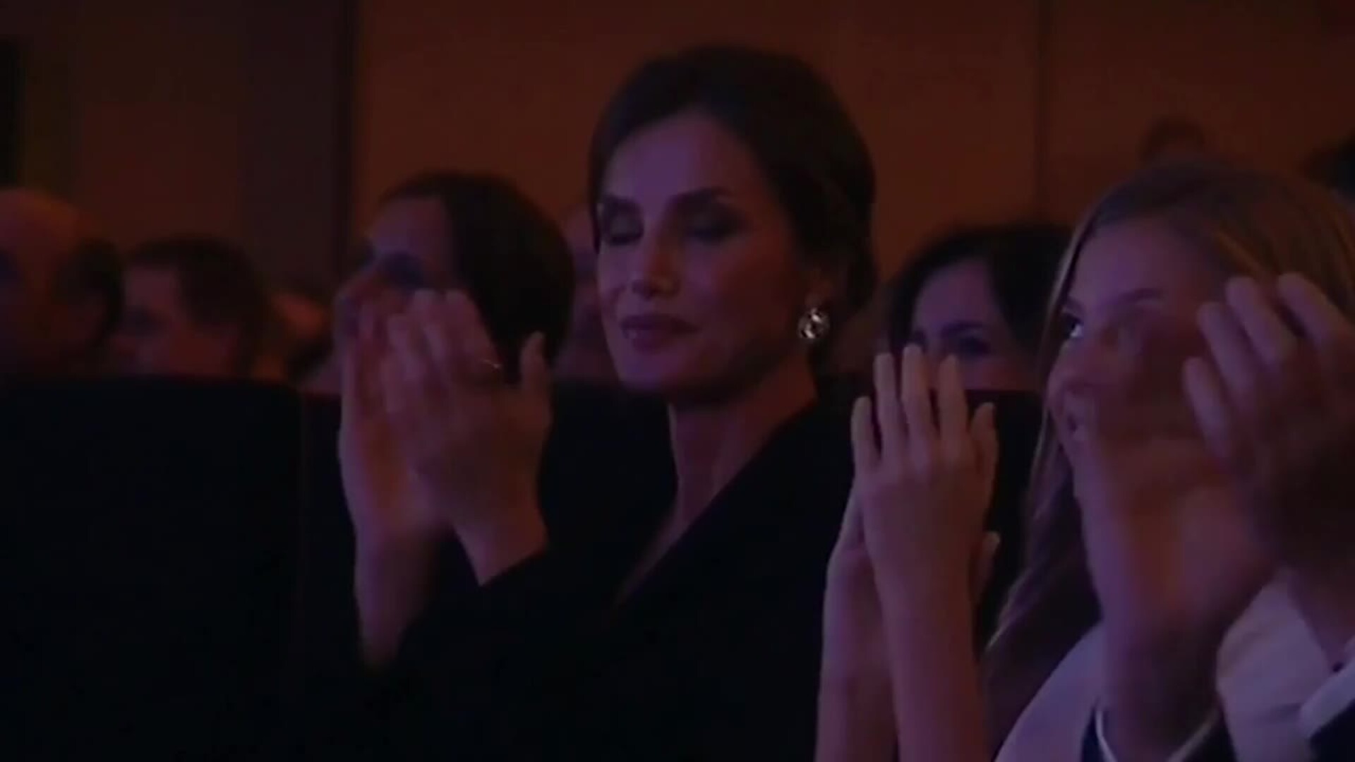 El Rey alerta contra la violencia y la intolerancia en Cataluña