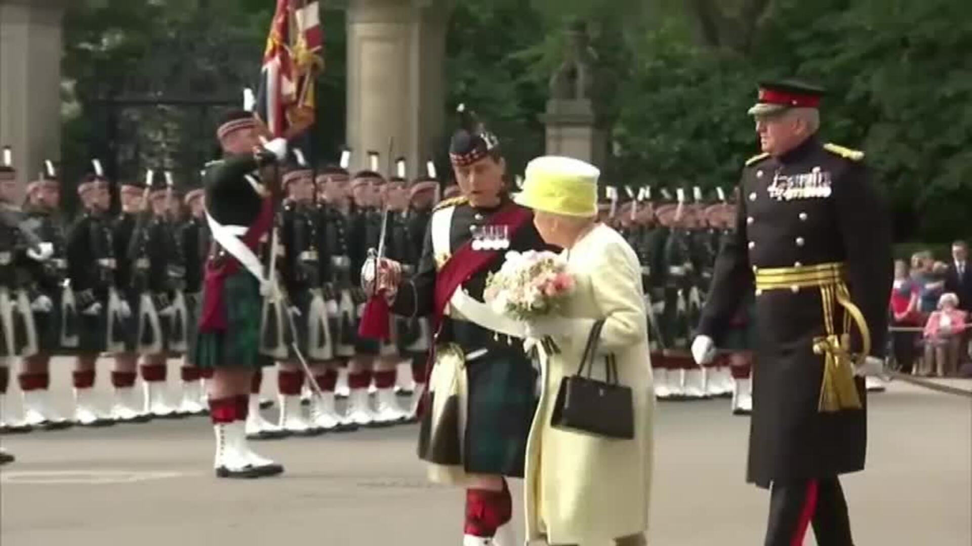 Los médicos aconsejan reposo a la Reina de Inglaterra que tiene 95 años