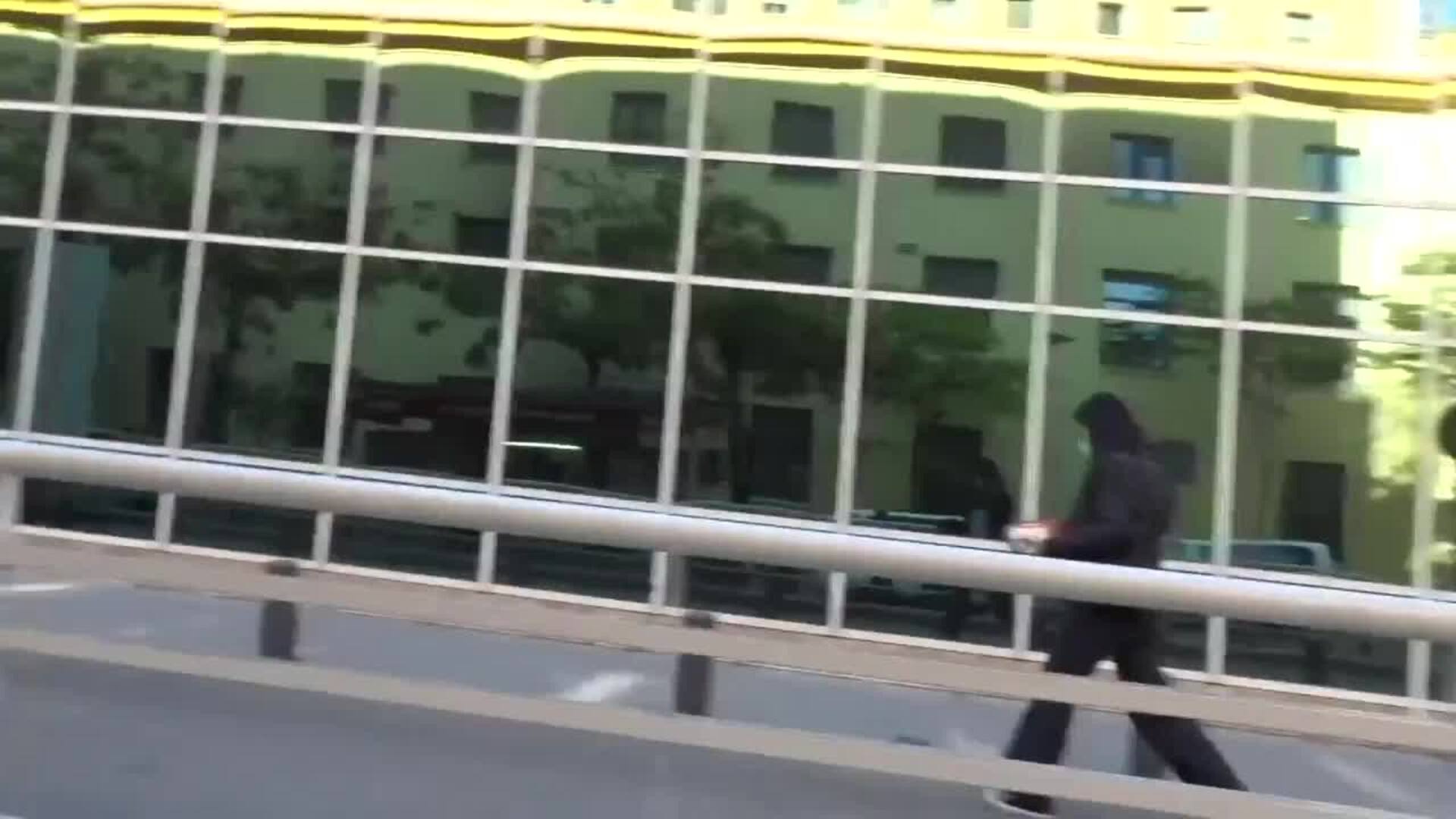 Bárbara Mirjan apoya a Cayetano Martínez de Irujo en el hospital