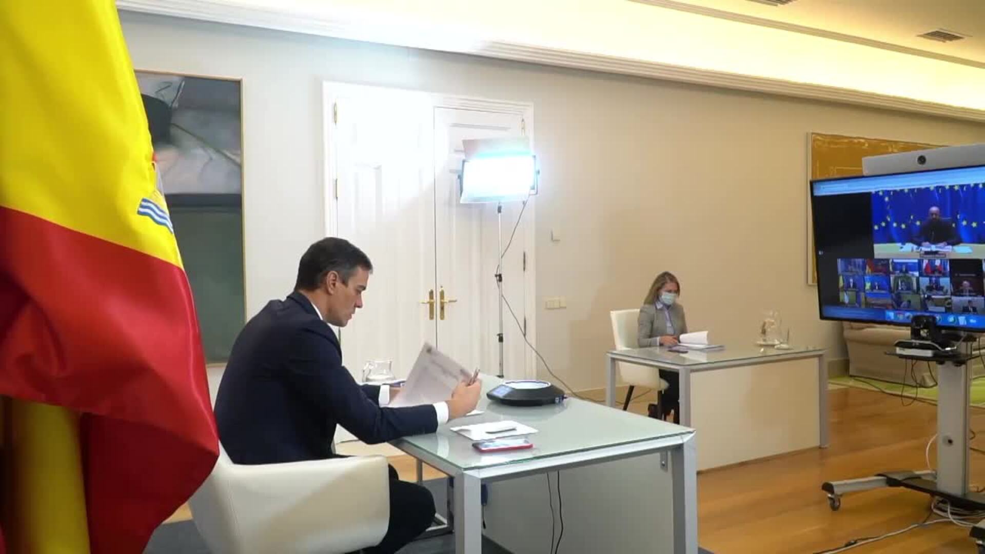 Sánchez participa por videoconferencia en el Consejo Europeo sobre Covid
