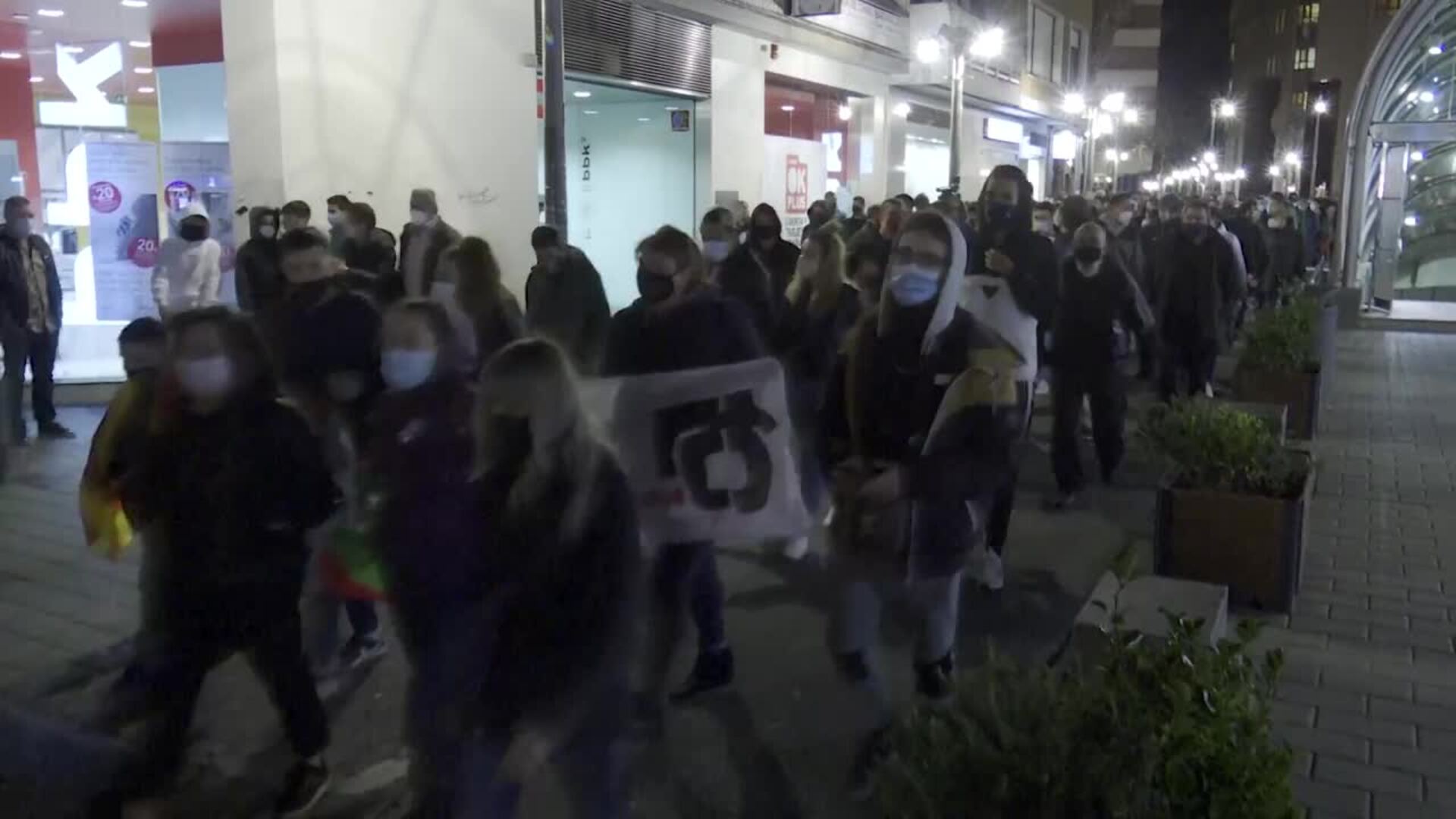 Medio millar de personas piden en Barakaldo la libertad de Pablo Hasel