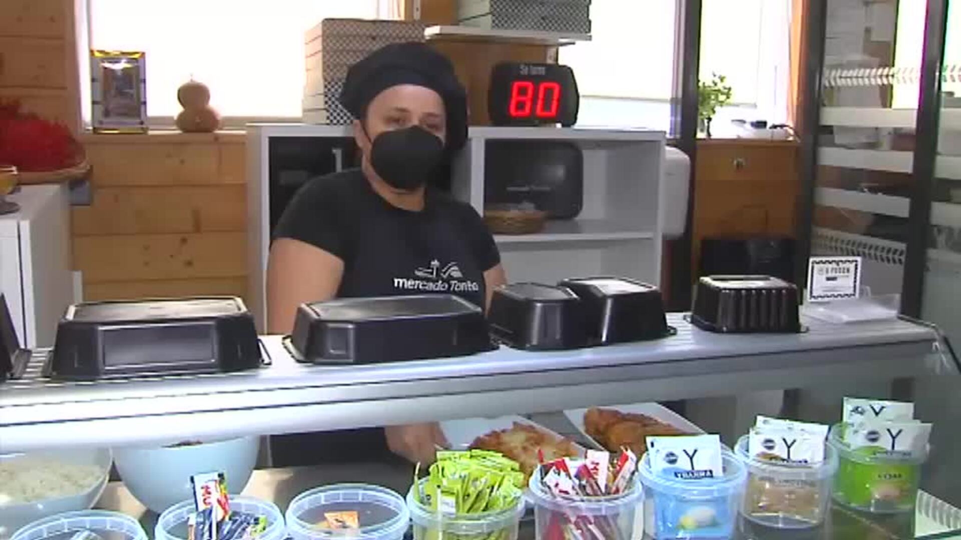 Tenderos toutubers en el mercado de Tomiño, en Pontevedra