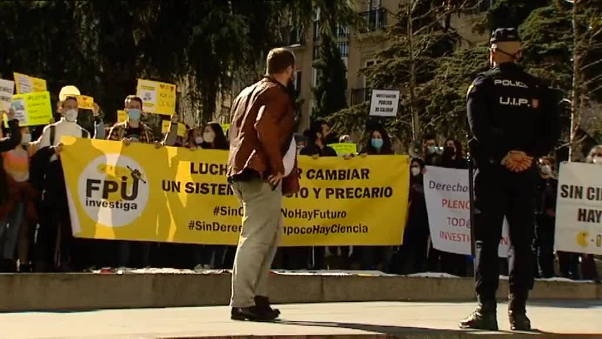 Los jóvenes investigadores protestan por sus condiciones laborales