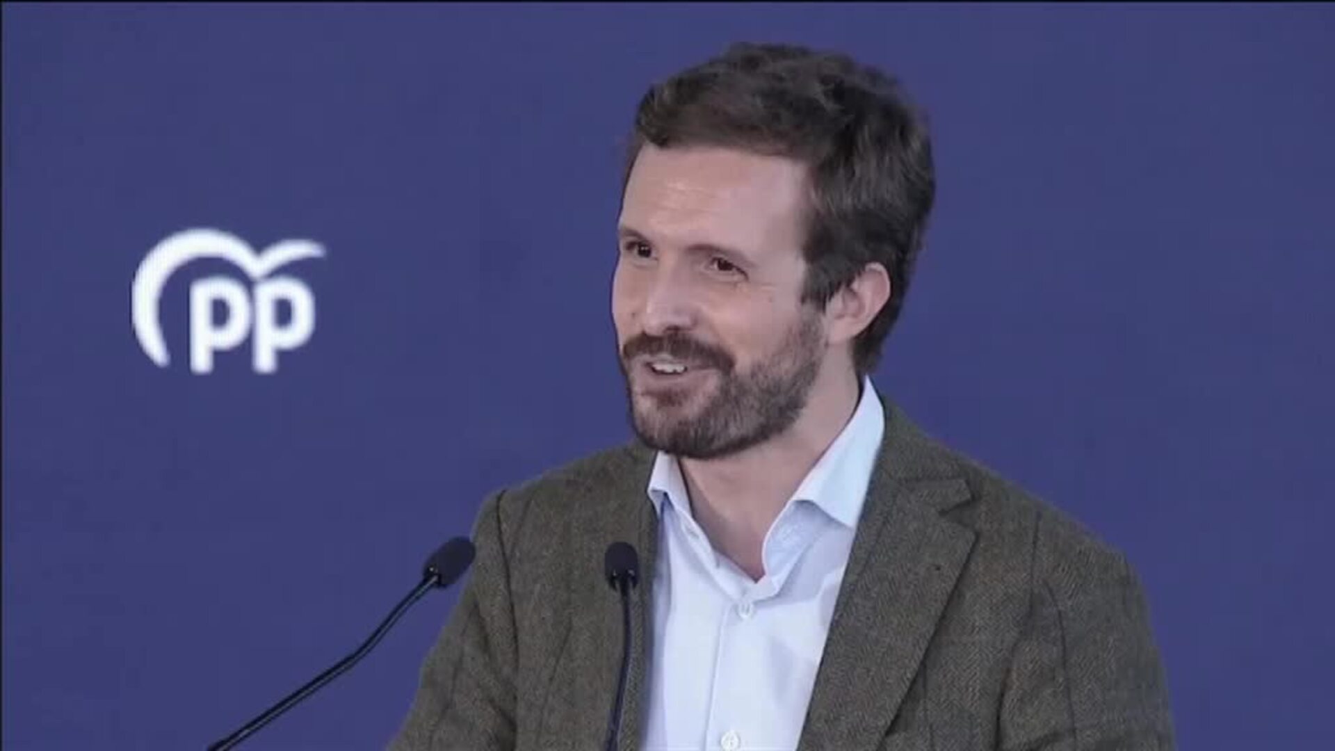 Casado califica de &quot;aquelarre radical&quot; el encuentro de ayer en Valencia de Díaz, Oltra, Colau y García