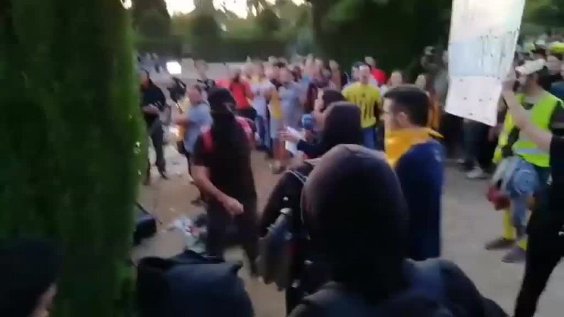 Incidentes frente al Parlament tras la manifestación de la Diada