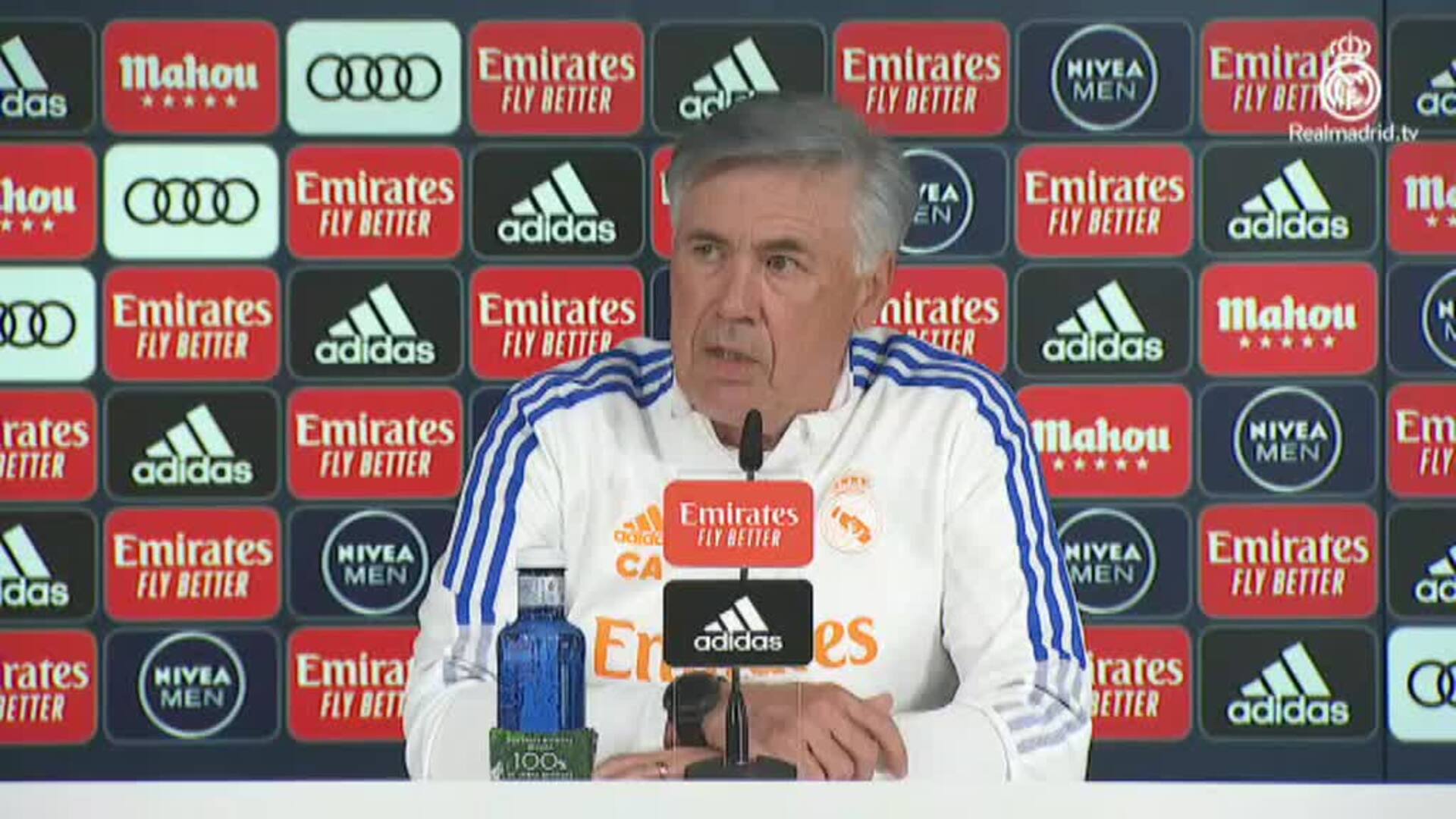 Ancelotti no se ve favorito pero cree que es el momento de ganar al Barça en el Camp Nou