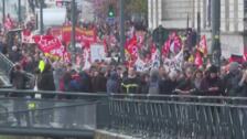Cerca de 380.000 personas salen a las calles en Francia contra la reforma de las pensiones