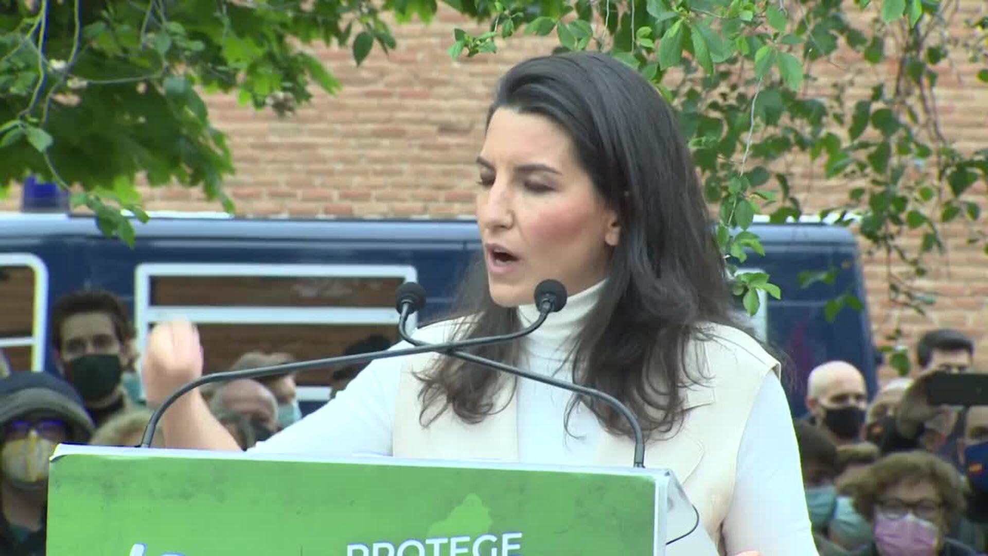 Monasterio defiende el &quot;verdadero feminismo&quot; que no &quot;arrebata la libertad&quot;