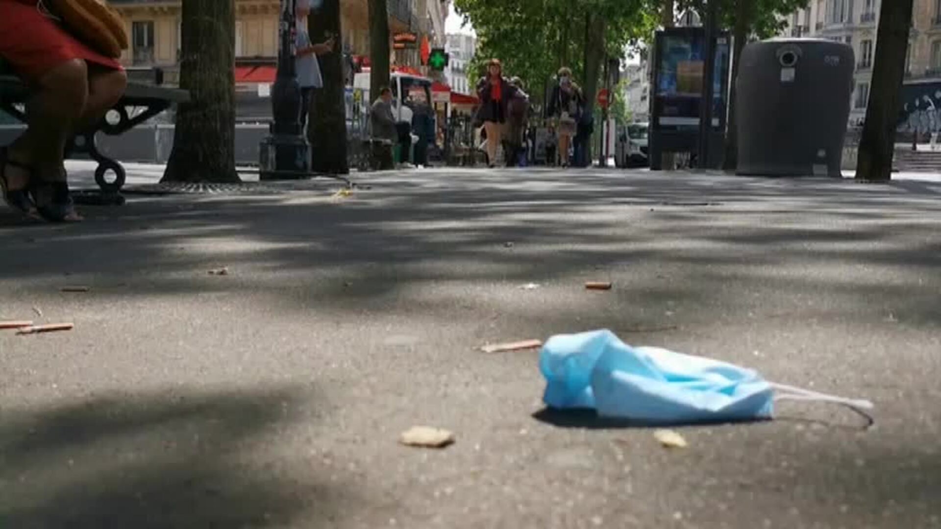 Las autoridades francesas recomiendan no usar las mascarillas de tela ante las variantes de Covid