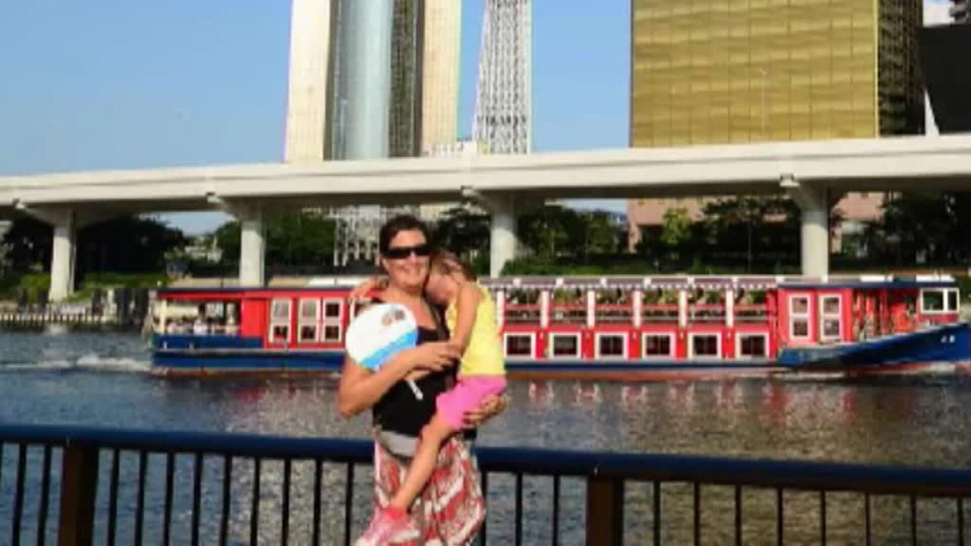 Girona guarda un minuto de silencio por el asesinato de una menor a manos de su madre